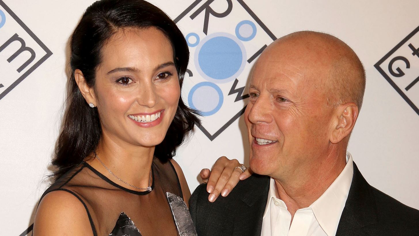 Emma Heming Willis | &#x397; &#x3B7;&#x3C7;&#x3B7;&#x3C1;&#x3AE; &#x3C4;&#x3B7;&#x3C2; &#x3B4;&#x3B9;&#x3AC;&#x3C8;&#x3B5;&#x3C5;&#x3C3;&#x3B7; &#x3C3;&#x3B5; &#x3B4;&#x3B7;&#x3BC;&#x3BF;&#x3C3;&#x3AF;&#x3B5;&#x3C5;&#x3BC;&#x3B1; &#x3B3;&#x3B9;&#x3B1; &#x3C4;&#x3B7; &#x3B6;&#x3C9;&#x3AE; &#x3C4;&#x3B7;&#x3C2; &#x3C3;&#x3AE;&#x3BC;&#x3B5;&#x3C1;&#x3B1; &#x3BC;&#x3B5; &#x3C4;&#x3BF;&#x3BD; Bruce Willis