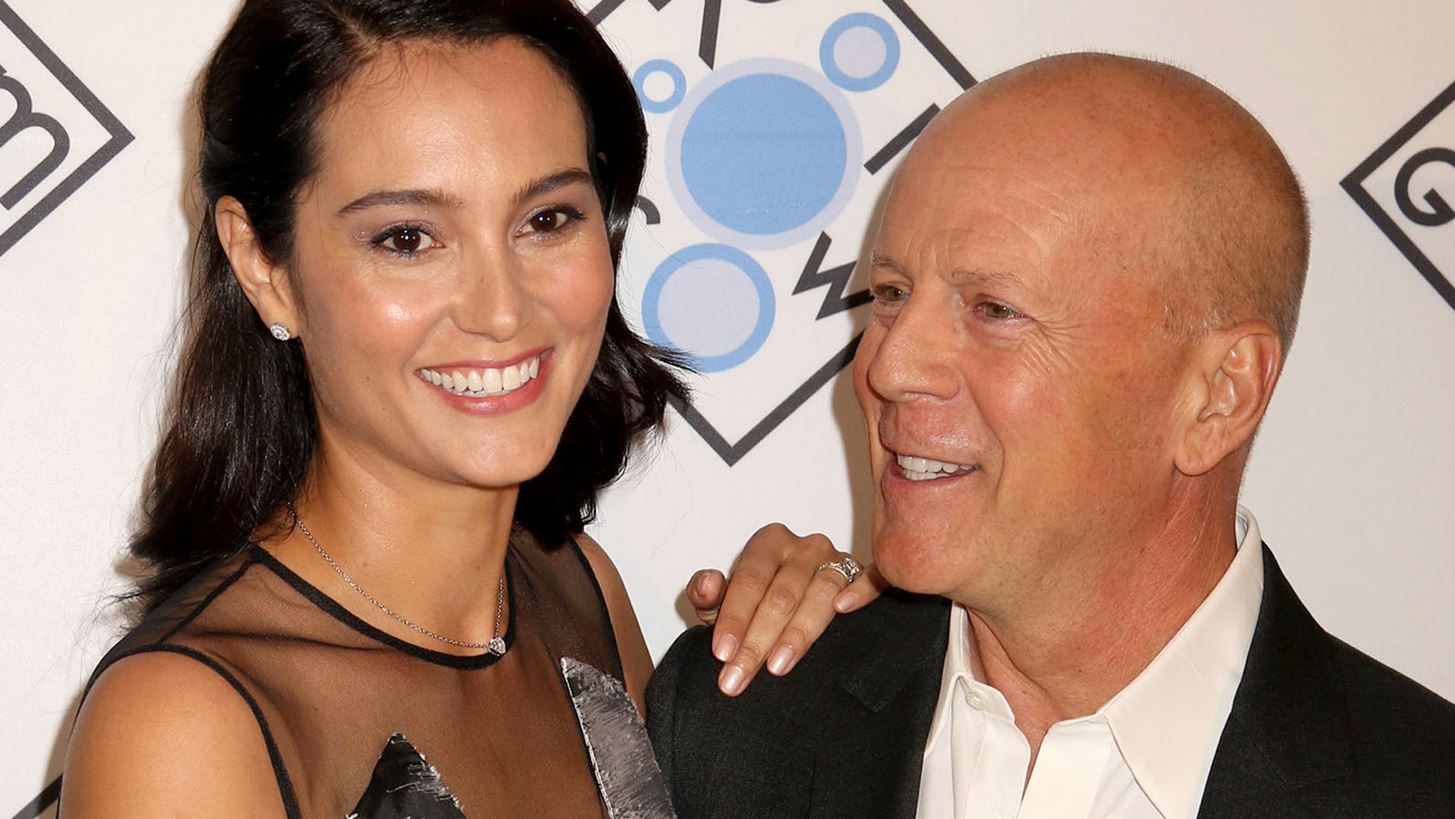 Emma Heming -Bruce Willis | &#x3A4;&#x3BF; &#x3B2;&#x3AF;&#x3BD;&#x3C4;&#x3B5;&#x3BF; &#x3B1;&#x3C0;&#x3CC; &#x3C4;&#x3B7;&#x3BD; &#x3C4;&#x3B5;&#x3BB;&#x3B5;&#x3C4;&#x3AE; &#x3B1;&#x3BD;&#x3B1;&#x3BD;&#x3AD;&#x3C9;&#x3C3;&#x3B7;&#x3C2; &#x3C4;&#x3C9;&#x3BD; &#x3B3;&#x3B1;&#x3BC;&#x3AE;&#x3BB;&#x3B9;&#x3C9;&#x3BD; &#x3CC;&#x3C1;&#x3BA;&#x3C9;&#x3BD; &#x3C4;&#x3BF;&#x3C5;&#x3C2;