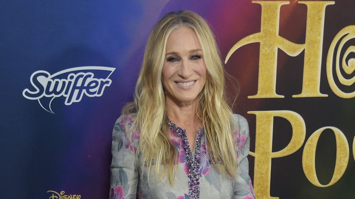 Sarah Jessica Parker | &#x397; &#x3B5;&#x3BC;&#x3C6;&#x3AC;&#x3BD;&#x3B9;&#x3C3;&#x3B7; &#x3BC;&#x3B5; &#x3C4;&#x3B9;&#x3C2; &#x3B4;&#x3AF;&#x3B4;&#x3C5;&#x3BC;&#x3B5;&#x3C2; &#x3BA;&#x3CC;&#x3C1;&#x3B5;&#x3C2; &#x3C4;&#x3B7;&#x3C2;