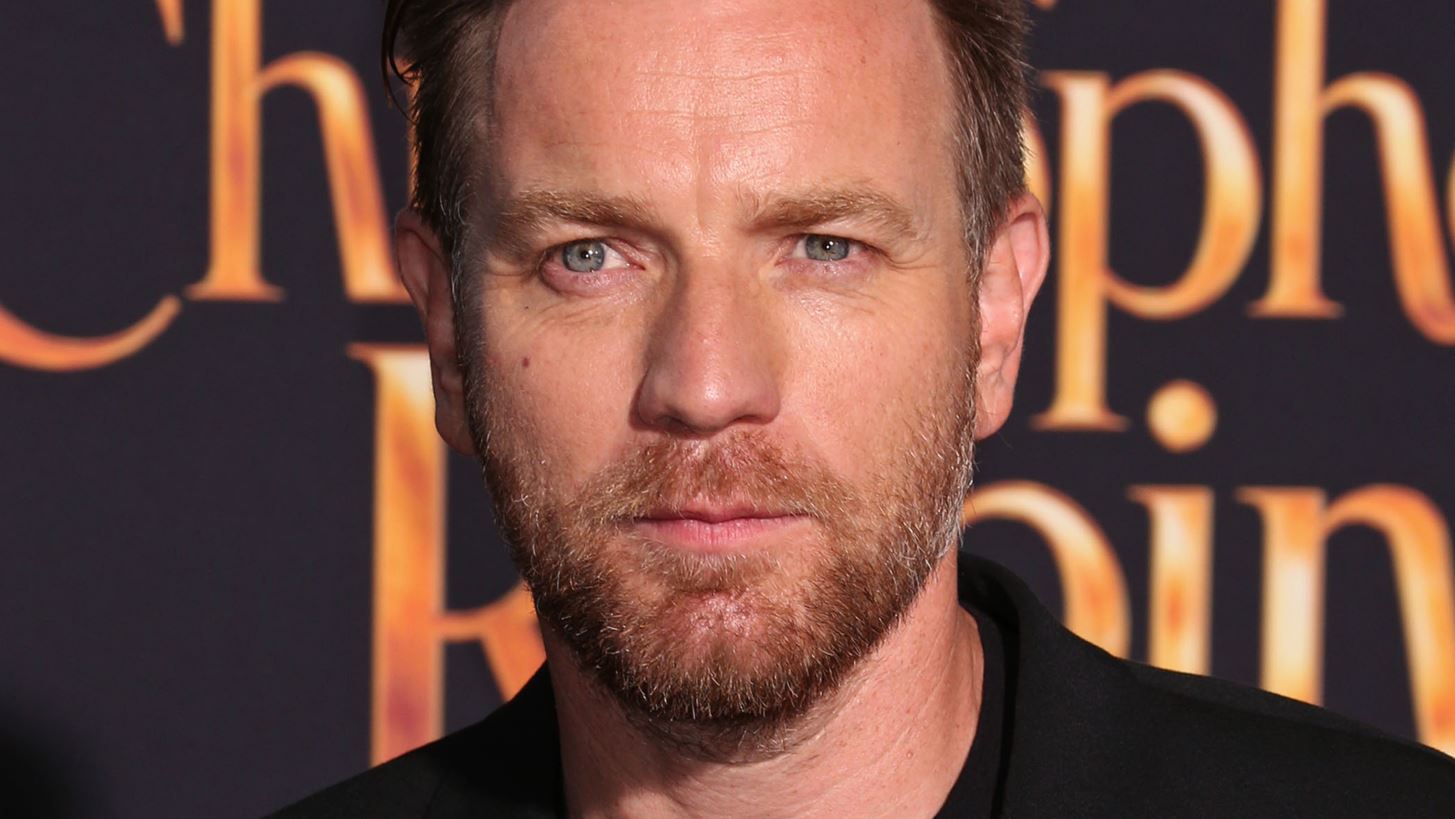 &#x39F; Ewan McGregor &#x3B8;&#x3B1; &#x3C5;&#x3C0;&#x3BF;&#x3B4;&#x3C5;&#x3B8;&#x3B5;&#x3AF; &#x3C4;&#x3BF;&#x3BD; &#x3B8;&#x3C1;&#x3C5;&#x3BB;&#x3B9;&#x3BA;&#x3CC; &#x3C3;&#x3C7;&#x3B5;&#x3B4;&#x3B9;&#x3B1;&#x3C3;&#x3C4;&#x3AE; &#x3BC;&#x3CC;&#x3B4;&#x3B1;&#x3C2;, Halston