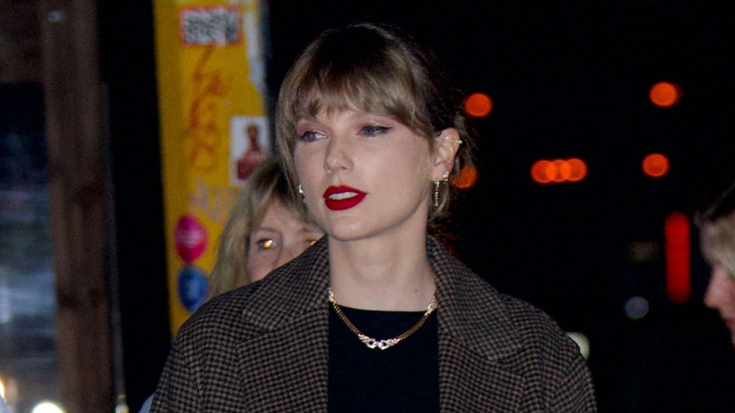 Taylor Swift | &#x3A4;&#x3BF; &#x3C6;&#x3B8;&#x3B9;&#x3BD;&#x3BF;&#x3C0;&#x3C9;&#x3C1;&#x3B9;&#x3BD;&#x3CC; &#x3C3;&#x3CD;&#x3BD;&#x3BF;&#x3BB;&#x3BF; &#x3C0;&#x3BF;&#x3C5; &#x3B5;&#x3C0;&#x3AD;&#x3BB;&#x3B5;&#x3BE;&#x3B5; &#x3B3;&#x3B9;&#x3B1; &#x3C4;&#x3B7;&#x3BD; &#x3AD;&#x3BE;&#x3BF;&#x3B4;&#x3BF; &#x3BC;&#x3B5; &#x3C4;&#x3B9;&#x3C2; &#x3B4;&#x3B9;&#x3AC;&#x3C3;&#x3B7;&#x3BC;&#x3B5;&#x3C2; &#x3C6;&#x3AF;&#x3BB;&#x3B5;&#x3C2; &#x3C4;&#x3B7;&#x3C2;