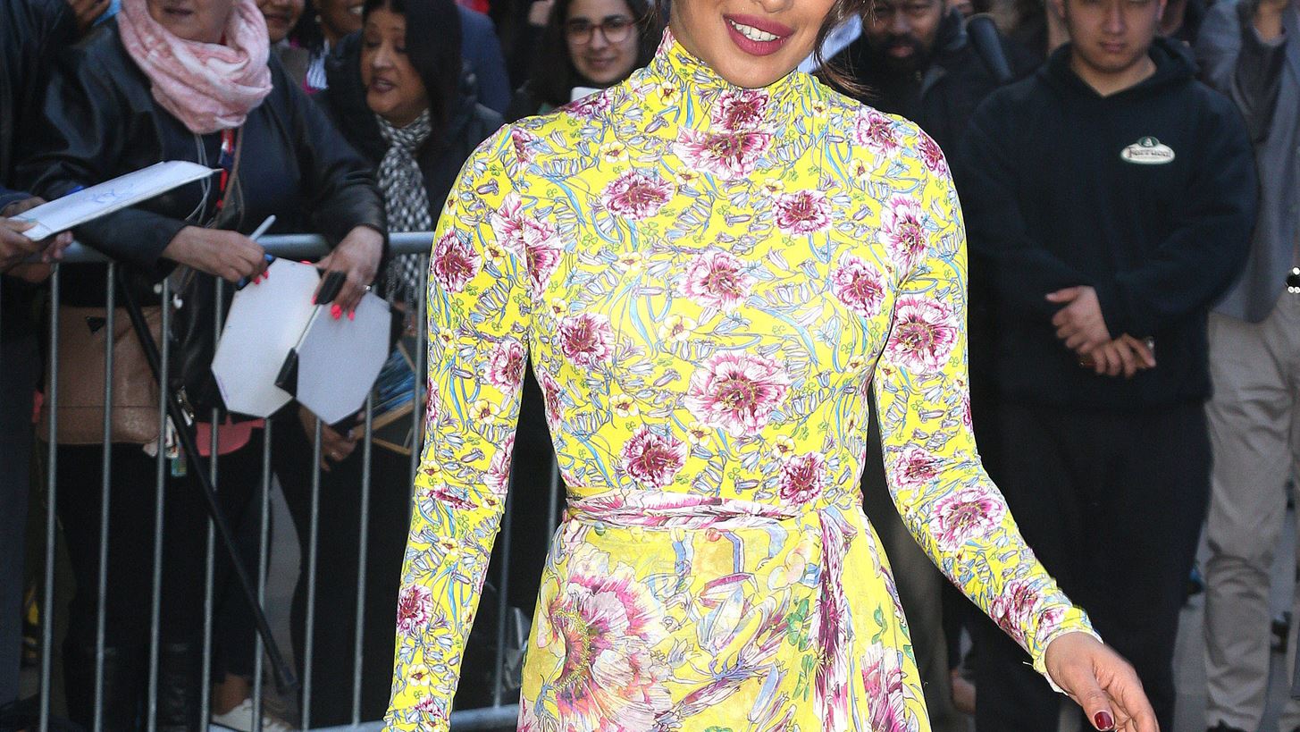 H Priyanka Chopra &#x3B8;&#x3B5;&#x3C9;&#x3C1;&#x3B5;&#x3AF; &#x3C4;&#x3B7;&#x3BD; &#x395;&#x3BB;&#x3BB;&#x3AC;&#x3B4;&#x3B1; &#x3C4;&#x3BF; &#x3C0;&#x3B9;&#x3BF; &#x3C1;&#x3BF;&#x3BC;&#x3B1;&#x3BD;&#x3C4;&#x3B9;&#x3BA;&#x3CC; &#x3BC;&#x3AD;&#x3C1;&#x3BF;&#x3C2; &#x3C4;&#x3BF;&#x3C5; &#x3BA;&#x3CC;&#x3C3;&#x3BC;&#x3BF;&#x3C5;