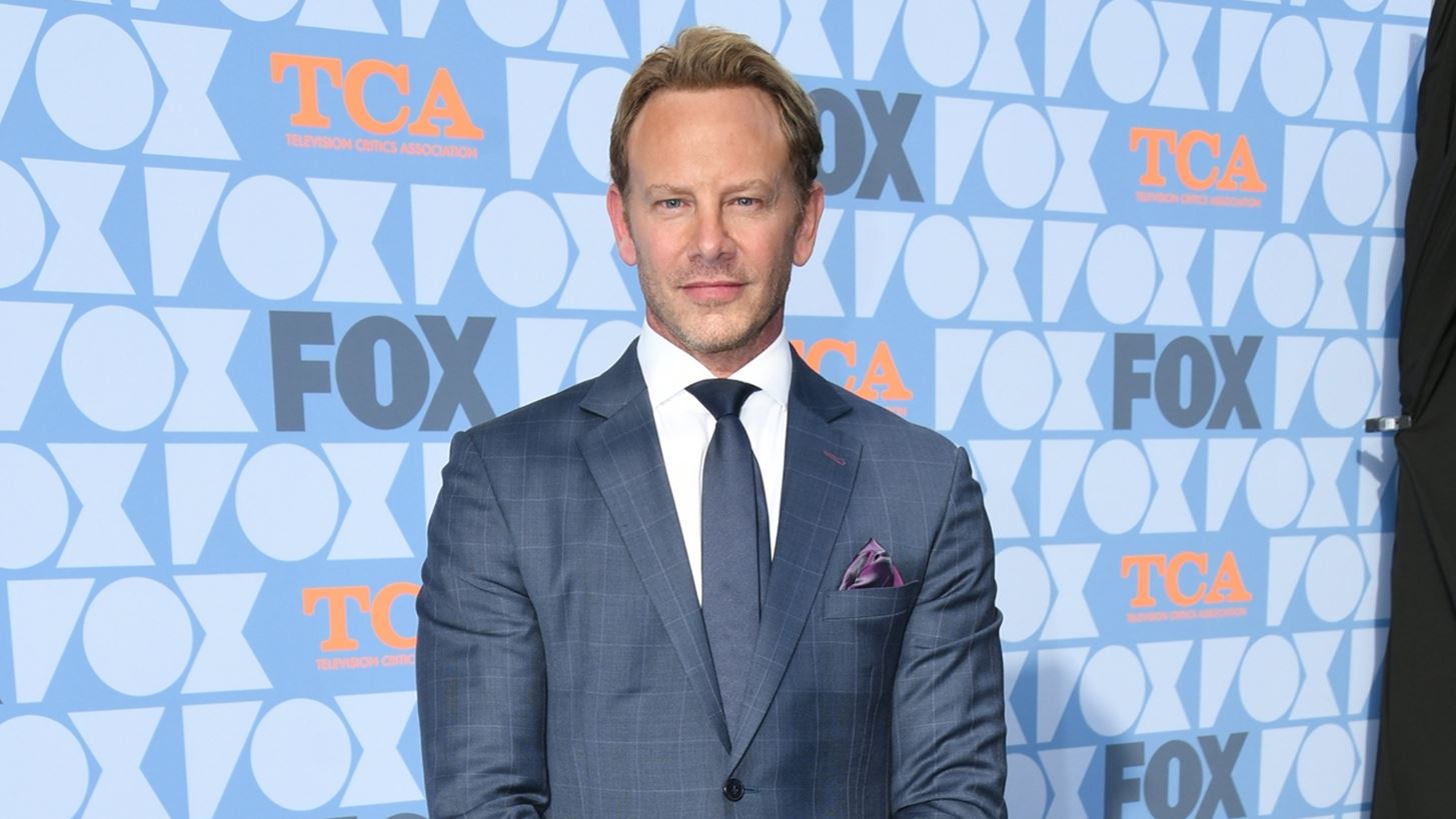 Ian Ziering | &#x39F; &#x3AC;&#x3B3;&#x3C1;&#x3B9;&#x3BF;&#x3C2; &#x3BE;&#x3C5;&#x3BB;&#x3BF;&#x3B4;&#x3B1;&#x3C1;&#x3BC;&#x3CC;&#x3C2; &#x3C4;&#x3BF;&#x3C5; &#x3BC;&#x3C0;&#x3C1;&#x3BF;&#x3C3;&#x3C4;&#x3AC; &#x3C3;&#x3C4;&#x3B1; &#x3BC;&#x3AC;&#x3C4;&#x3B9;&#x3B1; &#x3C4;&#x3B7;&#x3C2; 12&#x3C7;&#x3C1;&#x3BF;&#x3BD;&#x3B7;&#x3C2; &#x3BA;&#x3CC;&#x3C1;&#x3B7;&#x3C2; &#x3C4;&#x3BF;&#x3C5;