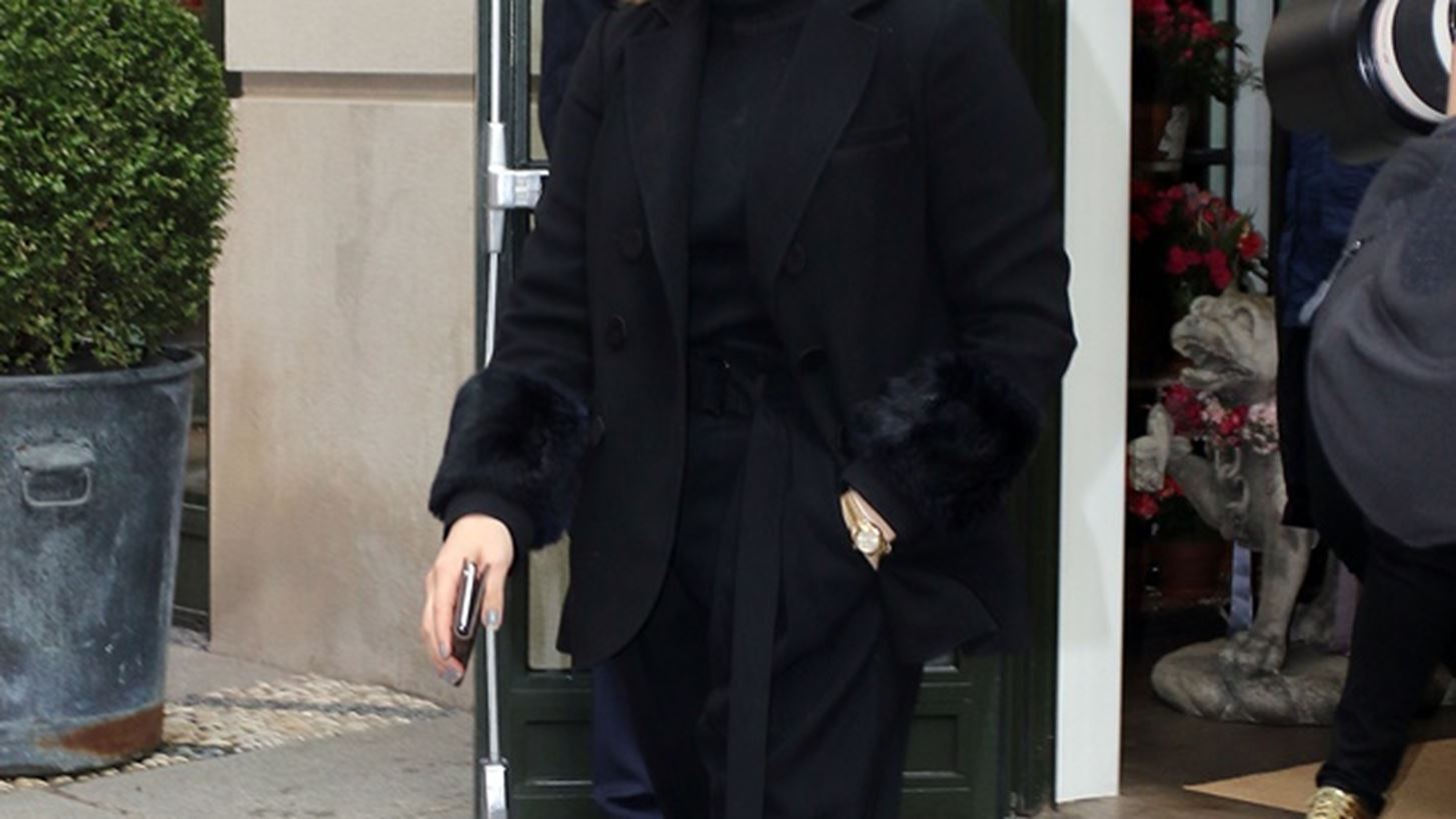 Chloe Grace Moretz- Gigi Hadid: &#x3A0;&#x3BF;&#x3CD; &#x3C4;&#x3B9;&#x3C2; &#x3B5;&#x3BD;&#x3C4;&#x3CC;&#x3C0;&#x3B9;&#x3C3;&#x3B5; &#x3BF; &#x3C6;&#x3C9;&#x3C4;&#x3BF;&#x3B3;&#x3C1;&#x3B1;&#x3C6;&#x3B9;&#x3BA;&#x3CC;&#x3C2; &#x3C6;&#x3B1;&#x3BA;&#x3CC;&#x3C2;;