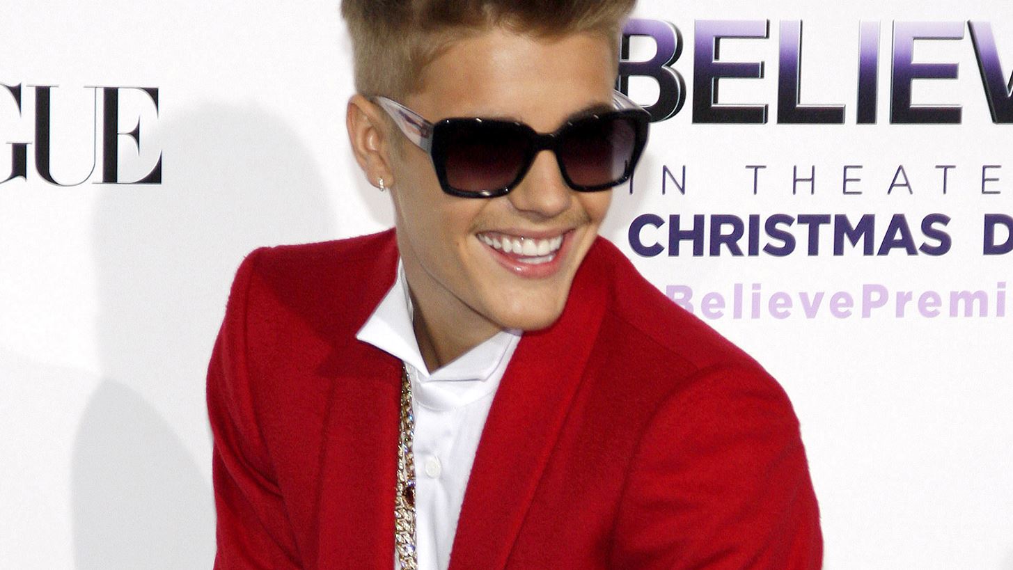 Justin Bieber | &#x3A4;&#x3BF; viral &#x3B2;&#x3AF;&#x3BD;&#x3C4;&#x3B5;&#x3BF; &#x3C0;&#x3BF;&#x3C5; &#x3BF;&#x3B9; fans &#x3C7;&#x3B1;&#x3C1;&#x3B1;&#x3BA;&#x3C4;&#x3AE;&#x3C1;&#x3B9;&#x3C3;&#x3B1;&#x3BD; &quot;&#x3B1;&#x3BD;&#x3B7;&#x3C3;&#x3C5;&#x3C7;&#x3B7;&#x3C4;&#x3B9;&#x3BA;&#x3CC;&quot; &#x3BA;&#x3B1;&#x3B9; &#x3B4;&#x3B5;&#x3AF;&#x3C7;&#x3BD;&#x3B5;&#x3B9; &#x3C0;&#x3CC;&#x3C3;&#x3BF; &#x3AC;&#x3C3;&#x3C7;&#x3B7;&#x3BC;&#x3B1; &#x3C4;&#x3BF;&#x3C5; &#x3C6;&#x3AD;&#x3C1;&#x3BF;&#x3BD;&#x3C4;&#x3B1;&#x3BD; &#x3C9;&#x3C2; &#x3C0;&#x3B1;&#x3B9;&#x3B4;&#x3AF;-&#x3C3;&#x3C4;&#x3B1;&#x3C1;