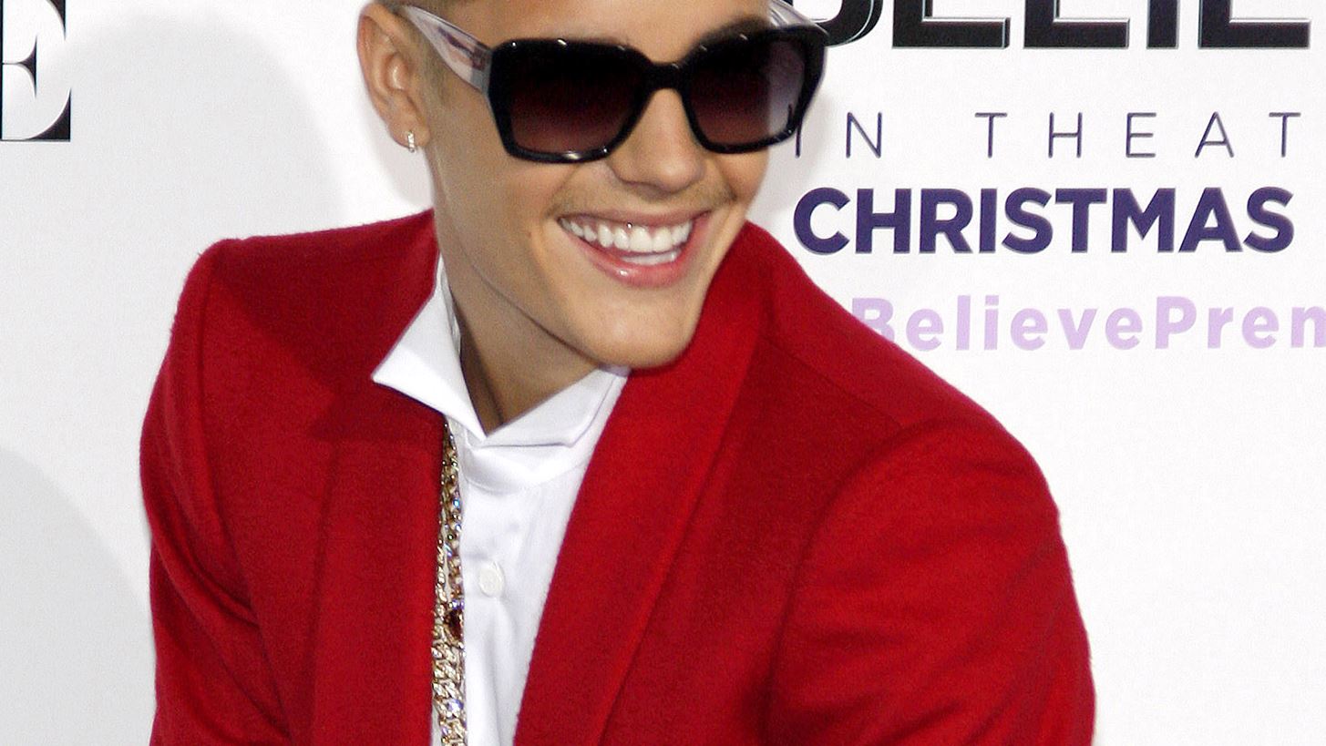 Justin Bieber | &#x3A4;&#x3BF; &#x3BD;&#x3AD;&#x3BF; &#x3C4;&#x3BF;&#x3C5; &#x3BC;&#x3AE;&#x3BD;&#x3C5;&#x3BC;&#x3B1; &#x3C0;&#x3C1;&#x3BF;&#x3C2; &#x3C4;&#x3BF;&#x3C5;&#x3C2; fans &#x3C4;&#x3BF;&#x3C5; &#x3BC;&#x3B5;&#x3C4;&#x3AC; &#x3C4;&#x3B7;&#x3BD; &#x3B1;&#x3BD;&#x3B1;&#x3BA;&#x3BF;&#x3AF;&#x3BD;&#x3C9;&#x3C3;&#x3AE; &#x3C4;&#x3BF;&#x3C5; &#x3CC;&#x3C4;&#x3B9; &#x3C0;&#x3B1;&#x3C1;&#x3AD;&#x3BB;&#x3C5;&#x3C3;&#x3B5; &#x3C4;&#x3BF; &#x3BC;&#x3B9;&#x3C3;&#x3CC; &#x3C4;&#x3BF;&#x3C5; &#x3C0;&#x3C1;&#x3CC;&#x3C3;&#x3C9;&#x3C0;&#x3BF;