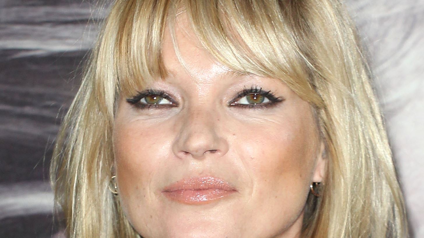 Kate Moss | &#x391;&#x3BD;&#x3B1;&#x3BA;&#x3BF;&#x3B9;&#x3BD;&#x3CE;&#x3BD;&#x3B5;&#x3B9; &#x3C4;&#x3B1; &#x3C3;&#x3C5;&#x3BD;&#x3B1;&#x3C1;&#x3C0;&#x3B1;&#x3C3;&#x3C4;&#x3B9;&#x3BA;&#x3AC; &#x3BD;&#x3AD;&#x3B1; &#x3C4;&#x3B7;&#x3C2; &#x3C0;&#x3BF;&#x3B6;&#x3AC;&#x3C1;&#x3BF;&#x3BD;&#x3C4;&#x3B1;&#x3C2; &#x3BF;&#x3BB;&#x3CC;&#x3B3;&#x3C5;&#x3BC;&#x3BD;&#x3B7;