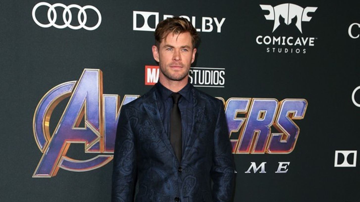 O Chris Hemsworth &#x3B8;&#x3B1; &#x3BA;&#x3BF;&#x3BB;&#x3C5;&#x3BC;&#x3C0;&#x3AE;&#x3C3;&#x3B5;&#x3B9; &#x3BC;&#x3B5; &#x3BA;&#x3B1;&#x3C1;&#x3C7;&#x3B1;&#x3C1;&#x3AF;&#x3B5;&#x3C2; &#x3B3;&#x3B9;&#x3B1; &#x3C4;&#x3BF; National Geographic