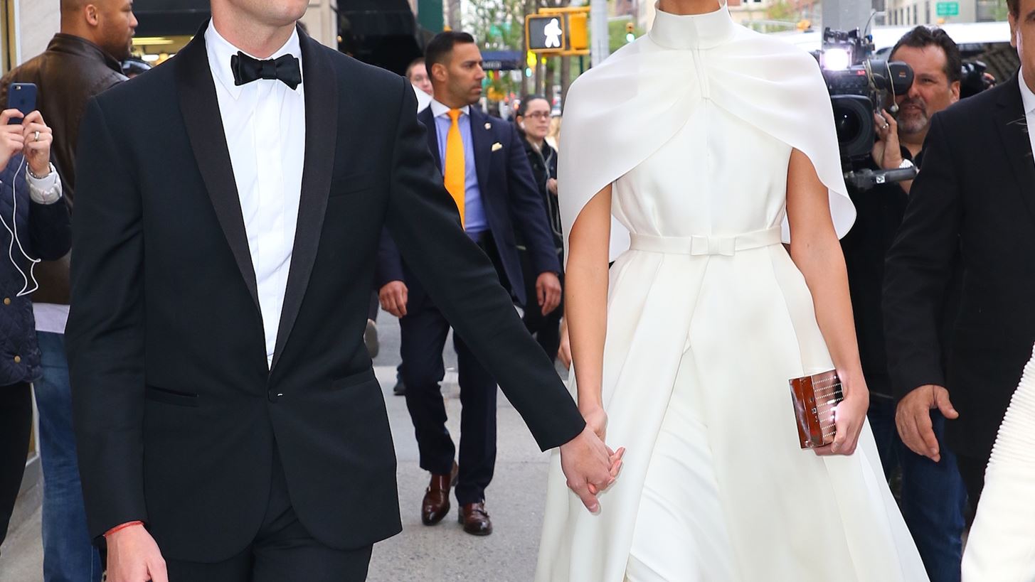 Karlie Kloss &amp; Joshua Kushner: &#x393;&#x3B9;&#x3B1; honeymoon &#x3C3;&#x3C4;&#x3B7; &#x39D;&#x3CC;&#x3C4;&#x3B9;&#x3B1; &#x391;&#x3C6;&#x3C1;&#x3B9;&#x3BA;&#x3AE;