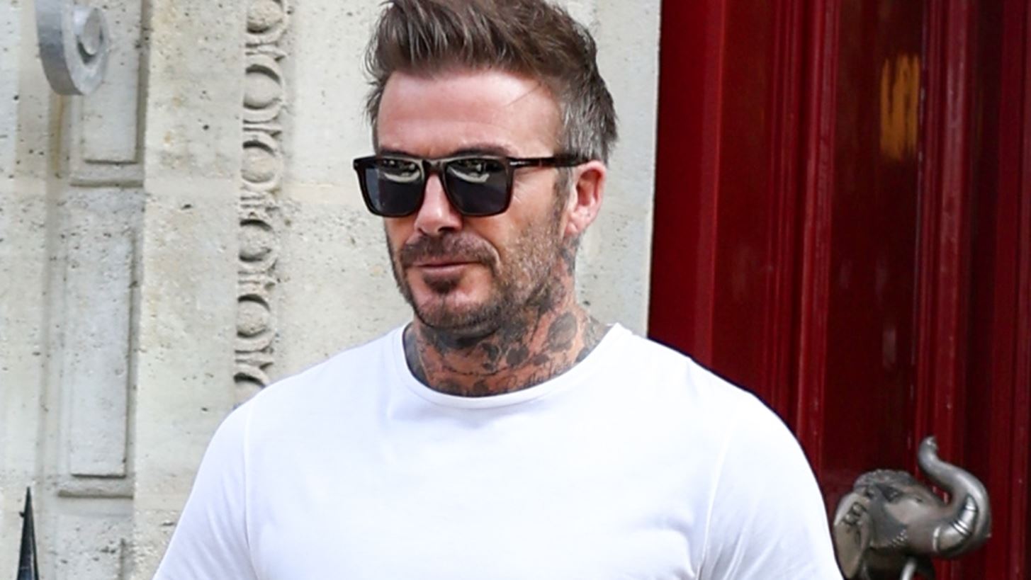 David Beckham | &#x3A4;&#x3BF; &#x3BD;&#x3AD;&#x3BF; &#x3C4;&#x3BF;&#x3C5; &#x3BA;&#x3BF;&#x3CD;&#x3C1;&#x3B5;&#x3BC;&#x3B1; &#x3BC;&#x3B1;&#x3C2; &#x3B3;&#x3C5;&#x3C1;&#x3AF;&#x3B6;&#x3B5;&#x3B9; &#x3C0;&#x3AF;&#x3C3;&#x3C9; &#x3C3;&#x3C4;&#x3BF; 2000