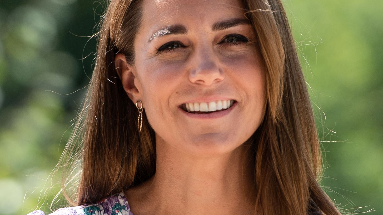 Kate Middleton | &#x3A6;&#x3CC;&#x3C1;&#x3B5;&#x3C3;&#x3B5; &#x3C4;&#x3BF; &#x3C0;&#x3B9;&#x3BF; &#x3C6;&#x3C1;&#x3AD;&#x3C3;&#x3BA;&#x3BF; &#x3BA;&#x3B1;&#x3BB;&#x3BF;&#x3BA;&#x3B1;&#x3B9;&#x3C1;&#x3B9;&#x3BD;&#x3CC; &#x3C6;&#x3CC;&#x3C1;&#x3B5;&#x3BC;&#x3B1;