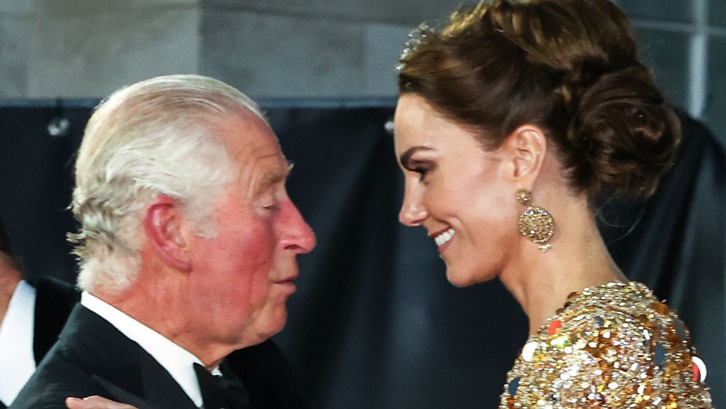Kate Middleton | &#x3A4;&#x3BF; &#x3B3;&#x3B5;&#x3CD;&#x3BC;&#x3B1; &#x3BC;&#x3B5; &#x3C4;&#x3BF;&#x3BD; &#x39A;&#x3AC;&#x3C1;&#x3BF;&#x3BB;&#x3BF; &#x3C0;&#x3C1;&#x3B9;&#x3BD; &#x3B1;&#x3C0;&#x3CC; &#x3C4;&#x3B7;&#x3BD; &#x3B1;&#x3BD;&#x3B1;&#x3BA;&#x3BF;&#x3AF;&#x3BD;&#x3C9;&#x3C3;&#x3B7; &#x3C4;&#x3BF;&#x3C5; &#x3BA;&#x3B1;&#x3C1;&#x3BA;&#x3AF;&#x3BD;&#x3BF;&#x3C5;