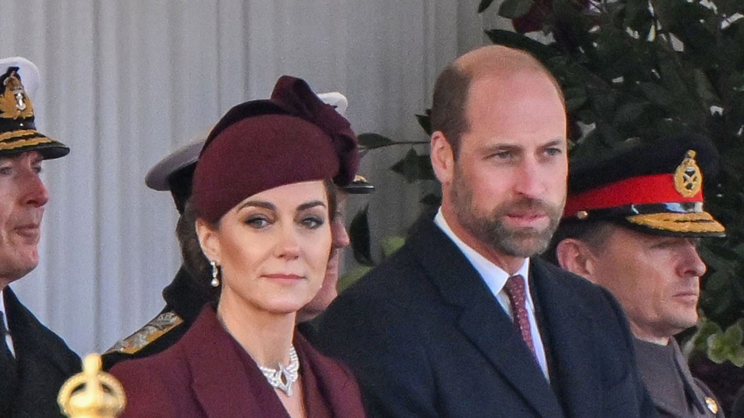 Kate Middleton - &#x3A0;&#x3C1;&#x3AF;&#x3B3;&#x3BA;&#x3B9;&#x3C0;&#x3B1;&#x3C2; William | &#x397; &#x3C3;&#x3BA;&#x3AD;&#x3C8;&#x3B7; &#x3B3;&#x3B9;&#x3B1; &#x3C4;&#x3BF; &#x3BC;&#x3AD;&#x3BB;&#x3BB;&#x3BF;&#x3BD; &#x3C4;&#x3BF;&#x3C5; &#x3C0;&#x3C1;&#x3AF;&#x3B3;&#x3BA;&#x3B9;&#x3C0;&#x3B1; George &#x3C0;&#x3BF;&#x3C5; &#x3C0;&#x3C1;&#x3BF;&#x3BA;&#x3B1;&#x3BB;&#x3B5;&#x3AF; &#x3AD;&#x3BA;&#x3C0;&#x3BB;&#x3B7;&#x3BE;&#x3B7;