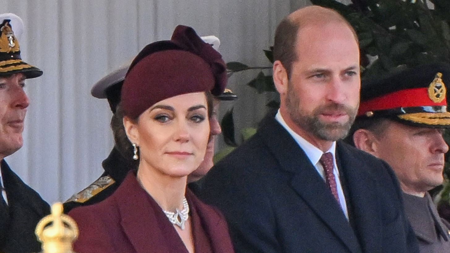 Kate Middleton | &#x397; &#x3B5;&#x3C0;&#x3B9;&#x3C3;&#x3C4;&#x3C1;&#x3BF;&#x3C6;&#x3AE; &#x3C3;&#x3C4;&#x3B7; &#x3B4;&#x3B7;&#x3BC;&#x3CC;&#x3C3;&#x3B9;&#x3B1; &#x3B6;&#x3C9;&#x3AE; &#x3BA;&#x3B1;&#x3B9; &#x3C3;&#x3C4;&#x3B1; &#x3BA;&#x3B1;&#x3B8;&#x3AE;&#x3BA;&#x3BF;&#x3BD;&#x3C4;&#x3AC; &#x3C4;&#x3B7;&#x3C2; - &#x397; &#x3BD;&#x3AD;&#x3B1; &#x3B4;&#x3B7;&#x3BC;&#x3CC;&#x3C3;&#x3B9;&#x3B1; &#x3B5;&#x3BC;&#x3C6;&#x3AC;&#x3BD;&#x3B9;&#x3C3;&#x3B7;
