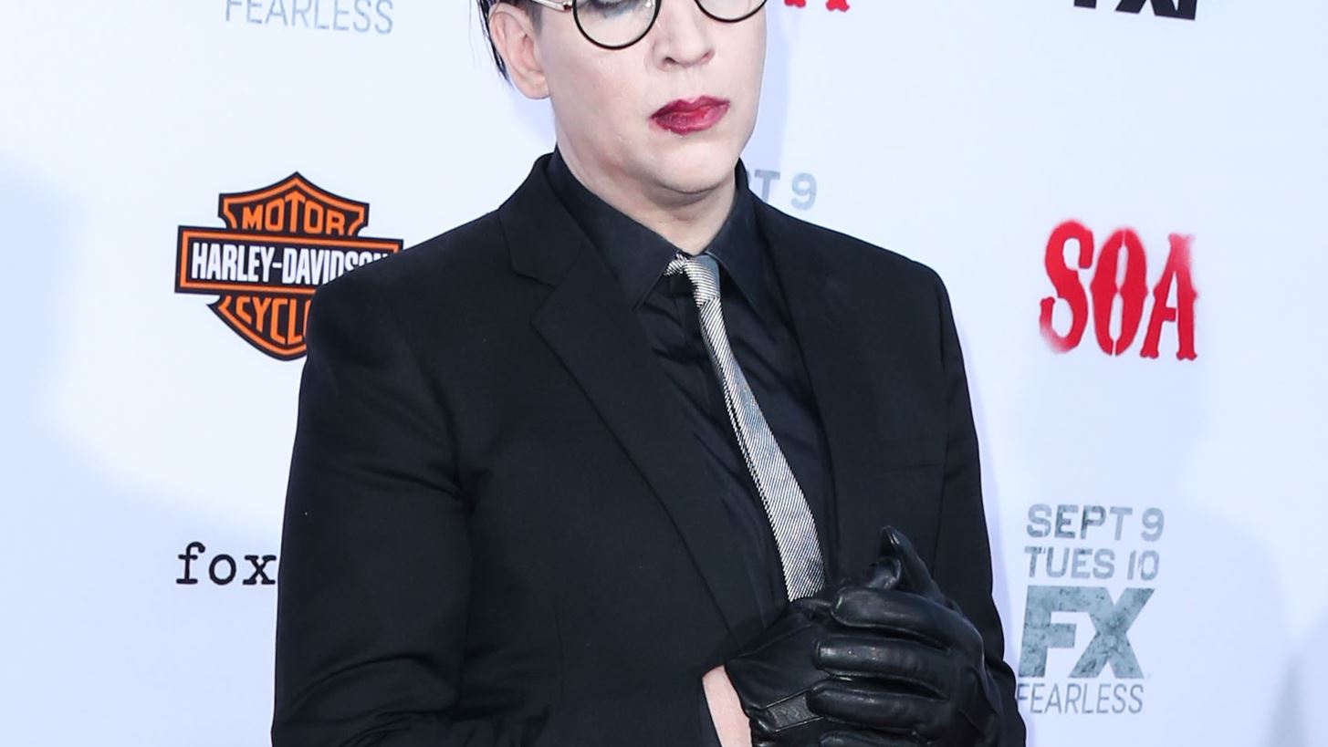 Marilyn Manson | To &#x3B4;&#x3B9;&#x3BA;&#x3B1;&#x3C3;&#x3C4;&#x3AE;&#x3C1;&#x3B9;&#x3BF; &#x3B1;&#x3C0;&#x3AD;&#x3C1;&#x3C1;&#x3B9;&#x3C8;&#x3B5; &#x3C4;&#x3B7;&#x3BD; &#x3BC;&#x3AE;&#x3BD;&#x3C5;&#x3C3;&#x3B7; &#x3B5;&#x3BD;&#x3B1;&#x3BD;&#x3C4;&#x3AF;&#x3BF;&#x3BD; &#x3C4;&#x3BF;&#x3C5; &#x3B1;&#x3C0;&#x3CC; &#x3C4;&#x3BF; &#x3BC;&#x3BF;&#x3BD;&#x3C4;&#x3AD;&#x3BB;&#x3BF; Ashley Smithline