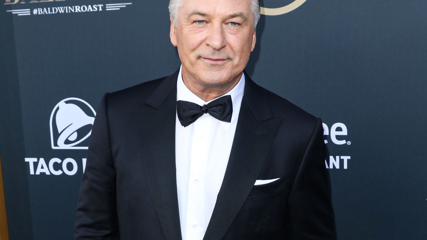 Alec Baldwin | &#x395;&#x3C0;&#x3B9;&#x3C3;&#x3C4;&#x3C1;&#x3AD;&#x3C6;&#x3B5;&#x3B9; &#x3C3;&#x3C4;&#x3B7;&#x3BD; &#x3C5;&#x3C0;&#x3BF;&#x3BA;&#x3C1;&#x3B9;&#x3C4;&#x3B9;&#x3BA;&#x3AE; &#x3BC;&#x3B5;&#x3C4;&#x3AC; &#x3C4;&#x3BF;&#x3BD; &#x3BC;&#x3BF;&#x3B9;&#x3C1;&#x3B1;&#x3AF;&#x3BF; &#x3C0;&#x3C5;&#x3C1;&#x3BF;&#x3B2;&#x3BF;&#x3BB;&#x3B9;&#x3C3;&#x3BC;&#x3CC; &#x3C3;&#x3C4;&#x3B1; &#x3B3;&#x3C5;&#x3C1;&#x3AF;&#x3C3;&#x3BC;&#x3B1;&#x3C4;&#x3B1; &#x3C4;&#x3BF;&#x3C5; &#x27;Rust&#x27;