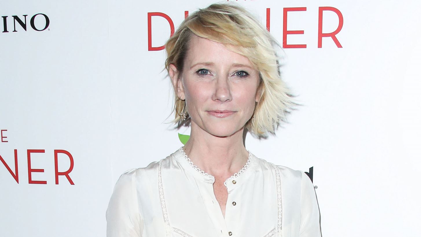 Anne Heche | &#x397; &#x3B5;&#x3BE;&#x3C9;&#x3C6;&#x3C1;&#x3B5;&#x3BD;&#x3B9;&#x3BA;&#x3AE; &#x3B1;&#x3BB;&#x3BB;&#x3B1;&#x3B3;&#x3AE; &#x3C3;&#x3C4;&#x3B7;&#x3BD; &#x3C4;&#x3B9;&#x3BC;&#x3AE; &#x3C4;&#x3B7;&#x3C2; &quot;&#x3C3;&#x3C5;&#x3BB;&#x3BB;&#x3B5;&#x3BA;&#x3C4;&#x3B9;&#x3BA;&#x3AE;&#x3C2;&quot; &#x3B1;&#x3C5;&#x3C4;&#x3BF;&#x3B2;&#x3B9;&#x3BF;&#x3B3;&#x3C1;&#x3B1;&#x3C6;&#x3AF;&#x3B1;&#x3C2; &#x3C4;&#x3B7;&#x3C2; &#x3BC;&#x3B5;&#x3C4;&#x3AC; &#x3C4;&#x3BF;&#x3BD; &#x3B8;&#x3AC;&#x3BD;&#x3B1;&#x3C4;&#x3CC; &#x3C4;&#x3B7;&#x3C2;