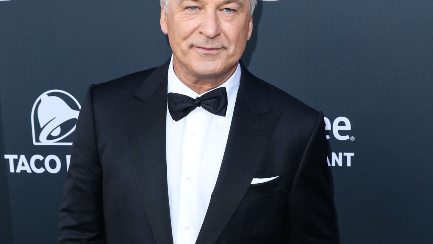 Alec Baldwin | &#x397; &#x3B5;&#x3BE;&#x3C9;&#x3B4;&#x3B9;&#x3BA;&#x3B1;&#x3C3;&#x3C4;&#x3B9;&#x3BA;&#x3AE; &#x3C3;&#x3C5;&#x3BC;&#x3C6;&#x3C9;&#x3BD;&#x3AF;&#x3B1; &#x3BC;&#x3B5; &#x3C4;&#x3B7;&#x3BD; &#x3BF;&#x3B9;&#x3BA;&#x3BF;&#x3B3;&#x3AD;&#x3BD;&#x3B5;&#x3B9;&#x3B1; &#x3C4;&#x3B7;&#x3C2; Halyna Hutchins