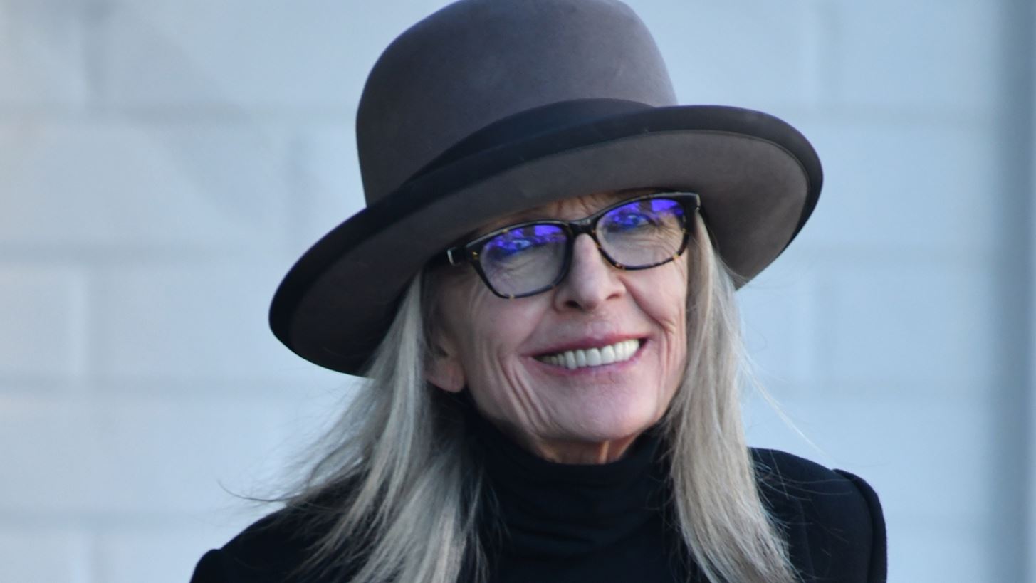 &#x397; &#x3B5;&#x3B9;&#x3BA;&#x3CC;&#x3BD;&#x3B1; &#x3C4;&#x3B7;&#x3C2; Diane Keaton &#x3BB;&#x3AF;&#x3B3;&#x3BF; &#x3C0;&#x3C1;&#x3B9;&#x3BD; &#x3C6;&#x3CD;&#x3B3;&#x3B5;&#x3B9; &#x3B1;&#x3C0;&#x3CC; &#x3C4;&#x3B7; &#x3B6;&#x3C9;&#x3AE;