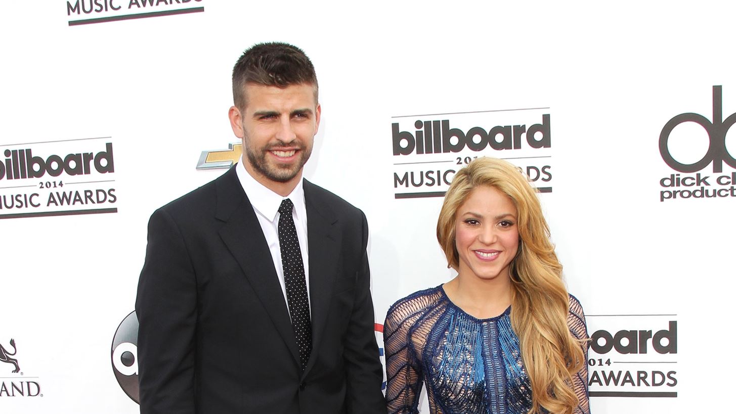 Gerard Pique | &#x395;&#x3B3;&#x3BA;&#x3B1;&#x3C4;&#x3B1;&#x3BB;&#x3B5;&#x3AF;&#x3C0;&#x3B5;&#x3B9; &#x3BF;&#x3C1;&#x3B9;&#x3C3;&#x3C4;&#x3B9;&#x3BA;&#x3AC; &#x3C4;&#x3B7;&#x3BD; &#x3BA;&#x3B1;&#x3C1;&#x3B9;&#x3AD;&#x3C1;&#x3B1; &#x3C4;&#x3BF;&#x3C5; &#x3C3;&#x3C4;&#x3BF; &#x3C0;&#x3BF;&#x3B4;&#x3CC;&#x3C3;&#x3C6;&#x3B1;&#x3B9;&#x3C1;&#x3BF; &#x3B4;&#x3CD;&#x3BF; &#x3BC;&#x3AE;&#x3BD;&#x3B5;&#x3C2; &#x3BC;&#x3B5;&#x3C4;&#x3AC; &#x3C4;&#x3BF;&#x3BD; &#x3C7;&#x3C9;&#x3C1;&#x3B9;&#x3C3;&#x3BC;&#x3CC; &#x3C4;&#x3BF;&#x3C5; &#x3BC;&#x3B5; &#x3C4;&#x3B7;&#x3BD; Shakira