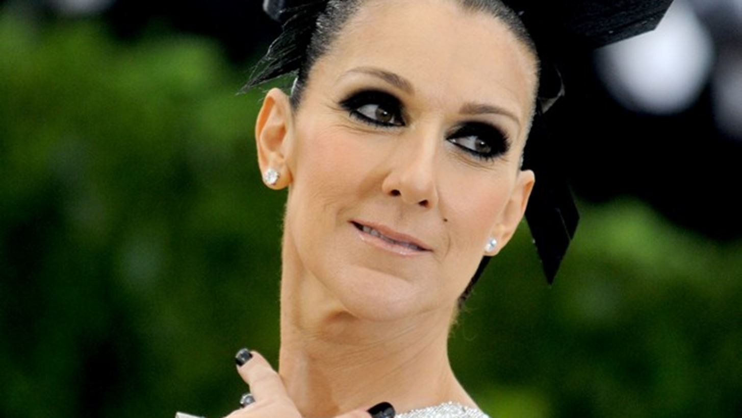 &#x397; Celine Dion &#x3AD;&#x3BA;&#x3BF;&#x3C8;&#x3B5; &#x3C4;&#x3B1; &#x3BC;&#x3B1;&#x3BB;&#x3BB;&#x3B9;&#x3AC; &#x3C4;&#x3B7;&#x3C2; &#x3BA;&#x3B1;&#x3B9; &#x3B4;&#x3AF;&#x3BD;&#x3B5;&#x3B9; &#x3BC;&#x3B1;&#x3B8;&#x3AE;&#x3BC;&#x3B1;&#x3C4;&#x3B1; &#x3C3;&#x3C4;&#x3C5;&#x3BB; &#x3B3;&#x3B9;&#x3B1; &#x3B3;&#x3C5;&#x3BD;&#x3B1;&#x3AF;&#x3BA;&#x3B5;&#x3C2; 40&#x2B;