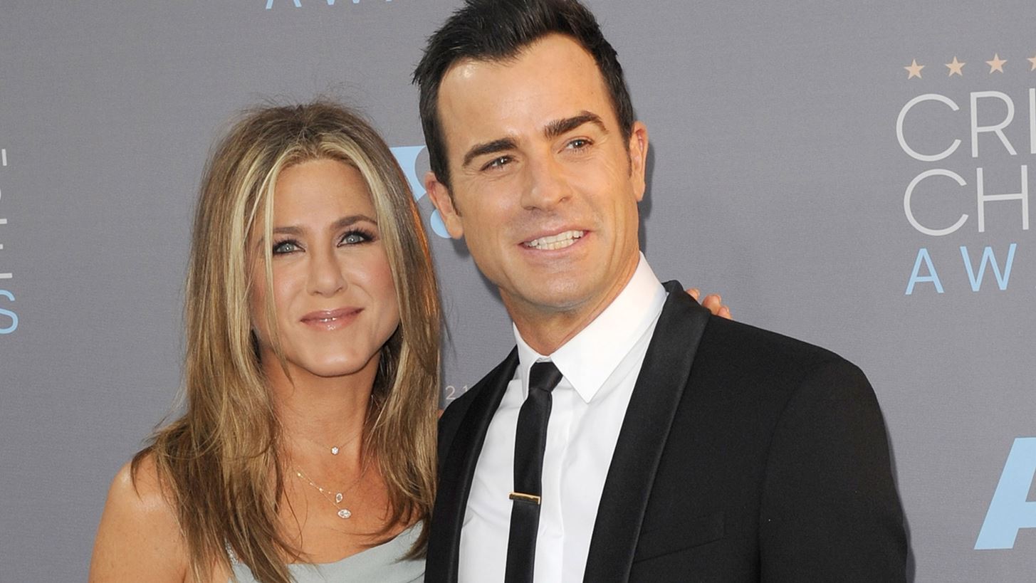 Jennifer Aniston | &#x39E;&#x3B1;&#x3BD;&#x3AC; &#x3BC;&#x3B1;&#x3B6;&#x3AF; &#x3BC;&#x3B5; &#x3C4;&#x3BF;&#x3BD; Justin Theroux; &#x39F;&#x3B9; &#x3BD;&#x3AD;&#x3B5;&#x3C2; &#x3BA;&#x3BF;&#x3B9;&#x3BD;&#x3AD;&#x3C2; &#x3C4;&#x3BF;&#x3C5;&#x3C2; &#x3C6;&#x3C9;&#x3C4;&#x3BF;&#x3B3;&#x3C1;&#x3B1;&#x3C6;&#x3AF;&#x3B5;&#x3C2; &#x3C3;&#x3C4;&#x3B7; &#x39D;&#x3AD;&#x3B1; &#x3A5;&#x3CC;&#x3C1;&#x3BA;&#x3B7;