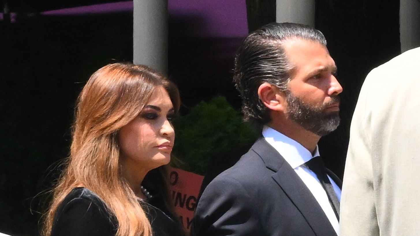 Donald Trump Jr. | &#x39F; &#x3C0;&#x3C1;&#x3CE;&#x3B7;&#x3BD; &#x3C3;&#x3CD;&#x3BD;&#x3C4;&#x3C1;&#x3BF;&#x3C6;&#x3BF;&#x3C2; &#x3C4;&#x3B7;&#x3C2; Kimberly Guilfoyle &#x3AD;&#x3C7;&#x3B5;&#x3B9; &#x3BA;&#x3AC;&#x3C4;&#x3B9; &#x3BD;&#x3B1; &#x3C0;&#x3B5;&#x3B9; &#x3B3;&#x3B9;&#x3B1; &#x3C4;&#x3BF;&#x3BD; &#x3BD;&#x3AD;&#x3BF; &#x3C4;&#x3B7;&#x3C2; &#x3C1;&#x3CC;&#x3BB;&#x3BF; &#x3C9;&#x3C2; &#x3C0;&#x3C1;&#x3AD;&#x3C3;&#x3B2;&#x3B5;&#x3B9;&#x3C1;&#x3B1; &#x3C4;&#x3C9;&#x3BD; &#x397;.&#x3A0;.&#x391;. &#x3C3;&#x3C4;&#x3B7;&#x3BD; &#x395;&#x3BB;&#x3BB;&#x3AC;&#x3B4;&#x3B1;