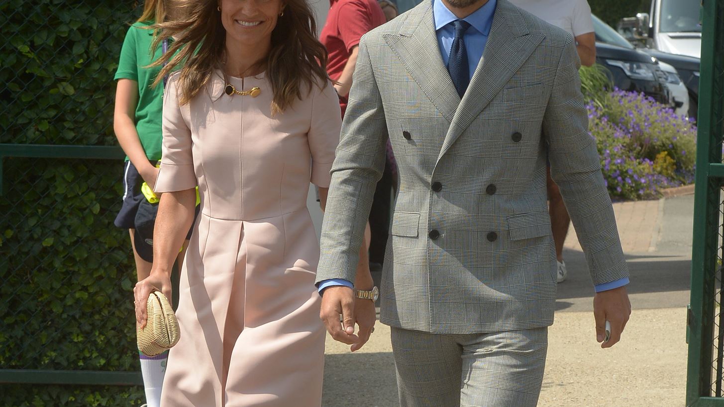 &#x397; Kate &#x3BA;&#x3B1;&#x3B9; &#x3B7; Pippa Middleton &#x3B1;&#x3B3;&#x3CC;&#x3C1;&#x3B1;&#x3C3;&#x3B1;&#x3BD; 1000 &#x3BC;&#x3AD;&#x3BB;&#x3B9;&#x3C3;&#x3C3;&#x3B5;&#x3C2; &#x3B3;&#x3B9;&#x3B1; &#x3C4;&#x3BF;&#x3BD; &#x3B1;&#x3B4;&#x3B5;&#x3C1;&#x3C6;&#x3CC; &#x3C4;&#x3BF;&#x3C5;&#x3C2;, James