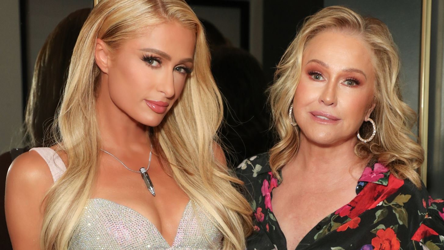 Paris Hilton | To &#x3C3;&#x3C0;&#x3AF;&#x3C4;&#x3B9; &#x3C4;&#x3B7;&#x3C2; &#x3BC;&#x3B1;&#x3BC;&#x3AC;&#x3C2; &#x3C4;&#x3B7;&#x3C2;, Kathy, &#x3AD;&#x3C7;&#x3B5;&#x3B9; &#x3C4;&#x3B7;&#x3BD; &#x3C0;&#x3B9;&#x3BF; &#x3B5;&#x3BE;&#x3C9;&#x3C6;&#x3C1;&#x3B5;&#x3BD;&#x3B9;&#x3BA;&#x3AE; &#x3B5;&#x3BF;&#x3C1;&#x3C4;&#x3B1;&#x3C3;&#x3C4;&#x3B9;&#x3BA;&#x3AE; &#x3B4;&#x3B9;&#x3B1;&#x3BA;&#x3CC;&#x3C3;&#x3BC;&#x3B7;&#x3C3;&#x3B7;