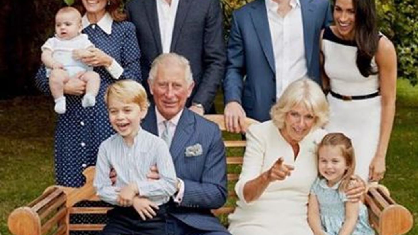 Royal Christmas | &#x3A4;&#x3BF; &#x3C7;&#x3C1;&#x3B9;&#x3C3;&#x3C4;&#x3BF;&#x3C5;&#x3B3;&#x3B5;&#x3BD;&#x3BD;&#x3B9;&#x3AC;&#x3C4;&#x3B9;&#x3BA;&#x3BF; &#x3B4;&#x3AD;&#x3BD;&#x3C4;&#x3C1;&#x3BF; &#x3C4;&#x3B7;&#x3C2; &#x391;&#x3B3;&#x3B3;&#x3BB;&#x3B9;&#x3BA;&#x3AE;&#x3C2; &#x3B2;&#x3B1;&#x3C3;&#x3B9;&#x3BB;&#x3B9;&#x3BA;&#x3AE;&#x3C2; &#x3BF;&#x3B9;&#x3BA;&#x3BF;&#x3B3;&#x3AD;&#x3BD;&#x3B5;&#x3B9;&#x3B1;&#x3C2;