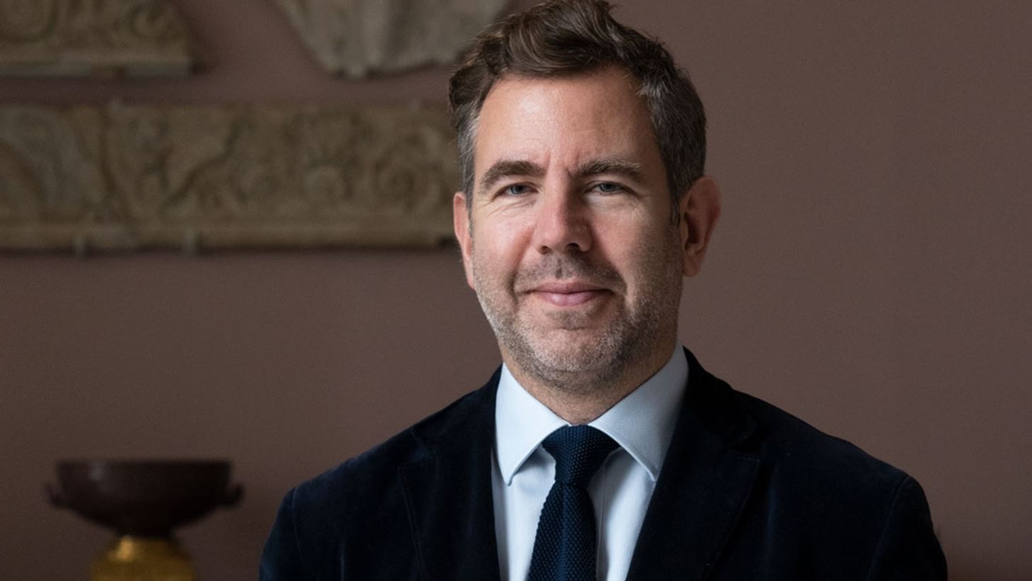 Olivier Gabet | &#x39F; curator &#x3C4;&#x3B7;&#x3C2; &#x3C0;&#x3C1;&#x3CE;&#x3C4;&#x3B7;&#x3C2; &#x3AD;&#x3BA;&#x3B8;&#x3B5;&#x3C3;&#x3B7;&#x3C2; &#x3BC;&#x3CC;&#x3B4;&#x3B1;&#x3C2; &#x3C3;&#x3C4;&#x3BF; &#x39C;&#x3BF;&#x3C5;&#x3C3;&#x3B5;&#x3AF;&#x3BF; &#x3C4;&#x3BF;&#x3C5; &#x39B;&#x3BF;&#x3CD;&#x3B2;&#x3C1;&#x3BF;&#x3C5; &#x3BC;&#x3B9;&#x3BB;&#x3AC;&#x3B5;&#x3B9; &#x3B1;&#x3C0;&#x3BF;&#x3BA;&#x3BB;&#x3B5;&#x3B9;&#x3C3;&#x3C4;&#x3B9;&#x3BA;&#x3AC; &#x3C3;&#x3C4;&#x3B7; Madame Figaro