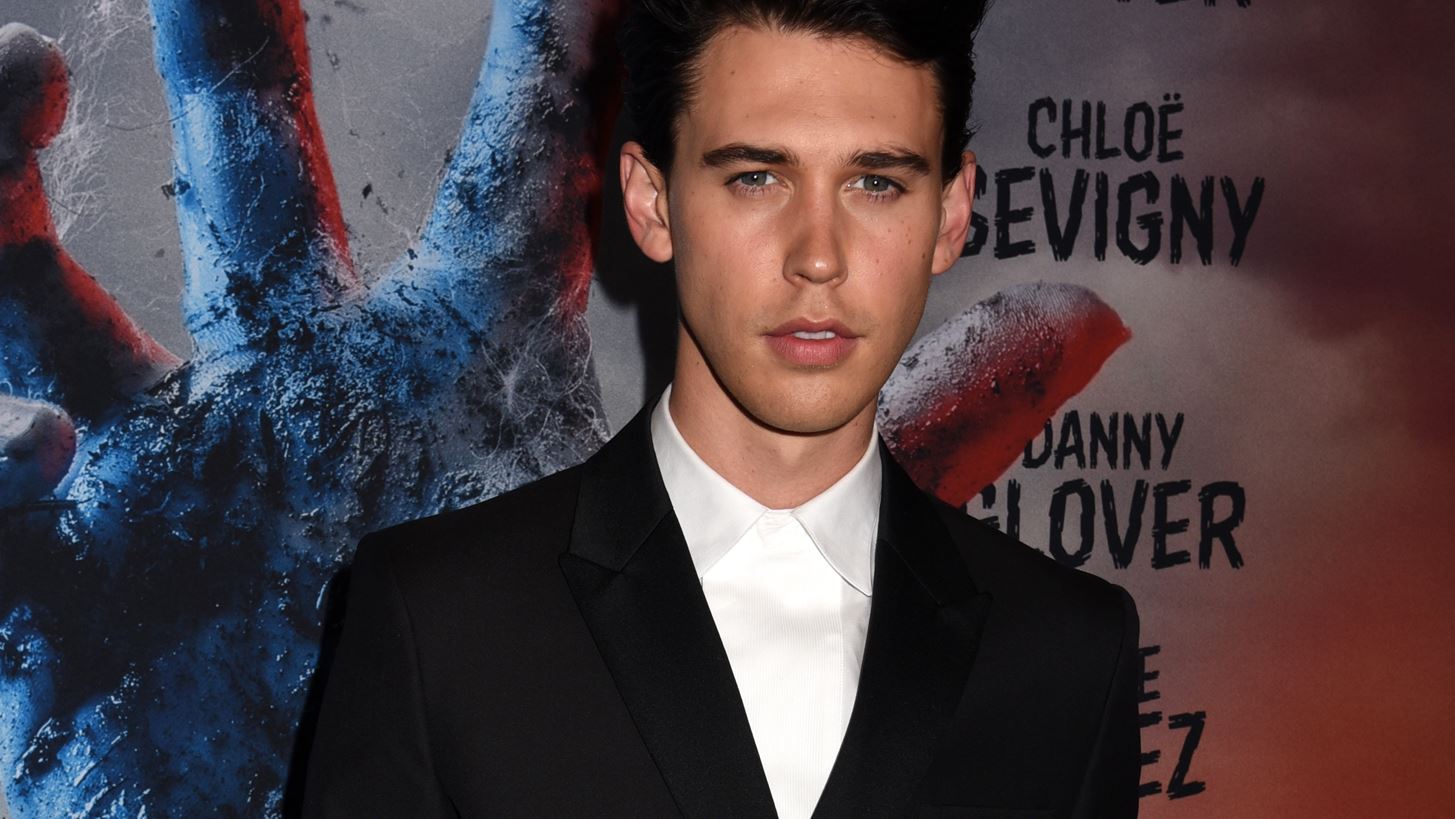 &#x39F; Austin Butler, &#x3AD;&#x3BD;&#x3B1; &#x3C7;&#x3C1;&#x3CC;&#x3BD;&#x3BF; &#x3BC;&#x3B5;&#x3C4;&#x3AC; &#x3C4;&#x3B1; &#x3B3;&#x3C5;&#x3C1;&#x3AF;&#x3C3;&#x3BC;&#x3B1;&#x3C4;&#x3B1; &#x3C4;&#x3B7;&#x3C2; &#x3C4;&#x3B1;&#x3B9;&#x3BD;&#x3AF;&#x3B1;&#x3C2; &#x2018;Elvis&#x2019;, &#x3B5;&#x3BE;&#x3B1;&#x3BA;&#x3BF;&#x3BB;&#x3BF;&#x3C5;&#x3B8;&#x3B5;&#x3AF; &#x3BD;&#x3B1; &#x3BC;&#x3B9;&#x3BB;&#x3AC;&#x3B5;&#x3B9; &#x3CC;&#x3C0;&#x3C9;&#x3C2; &#x3BF; &#x3B2;&#x3B1;&#x3C3;&#x3B9;&#x3BB;&#x3B9;&#x3AC;&#x3C2; &#x3C4;&#x3B7;&#x3C2; &#x3C1;&#x3BF;&#x3BA; &#x3B5;&#x3BD; &#x3C1;&#x3BF;&#x3BB;