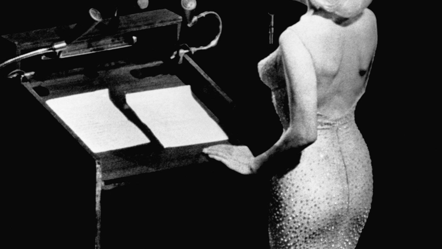 &#x3A4;&#x3BF; &#x3B8;&#x3C1;&#x3C5;&#x3BB;&#x3B9;&#x3BA;&#x3CC; &quot;Happy birthday, Mr. President&quot; &#x3C6;&#x3CC;&#x3C1;&#x3B5;&#x3BC;&#x3B1; &#x3C4;&#x3B7;&#x3C2; Marilyn Monroe &#x3C0;&#x3BF;&#x3C5;&#x3BB;&#x3AE;&#x3B8;&#x3B7;&#x3BA;&#x3B5; &#x3B3;&#x3B9;&#x3B1; &#x3C0;&#x3BF;&#x3C3;&#x3CC;-&#x3C1;&#x3B5;&#x3BA;&#x3CC;&#x3C1;