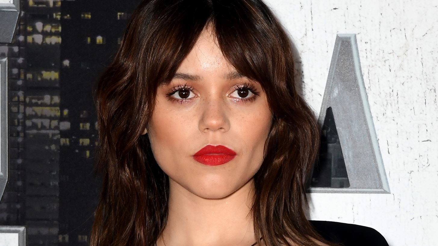 Jenna Ortega | &#x397; &#x3B5;&#x3C1;&#x3C9;&#x3C4;&#x3B9;&#x3BA;&#x3AE; &#x3C3;&#x3BA;&#x3B7;&#x3BD;&#x3AE; &#x3BC;&#x3B5; &#x3C4;&#x3BF;&#x3BD; Martin Freeman &#x3C0;&#x3BF;&#x3C5; &#x3C3;&#x3CC;&#x3BA;&#x3B1;&#x3C1;&#x3B5; &#x3C4;&#x3BF;&#x3C5;&#x3C2; &#x3B8;&#x3B1;&#x3C5;&#x3BC;&#x3B1;&#x3C3;&#x3C4;&#x3AD;&#x3C2; &#x3C4;&#x3B7;&#x3C2;