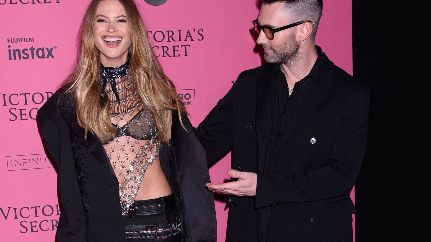 Behati Prinsloo - Adam Levine | &#x3A6;&#x3CC;&#x3C1;&#x3B5;&#x3C3;&#x3B1;&#x3BD; &#x3B1;&#x3C3;&#x3BF;&#x3C1;&#x3C4;&#x3AF; &#x3C6;&#x3BF;&#x3C1;&#x3AD;&#x3BC;&#x3B1;&#x3C4;&#x3B1; &#x3BC;&#x3B5; &#x3C4;&#x3B9;&#x3C2; &#x3BA;&#x3CC;&#x3C1;&#x3B5;&#x3C2; &#x3C4;&#x3BF;&#x3C5;&#x3C2;