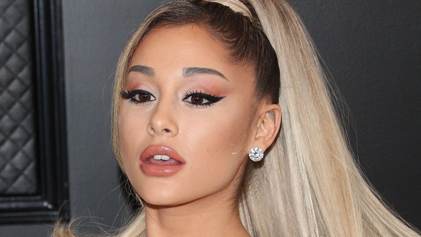 Ariana Grande | &#x391;&#x3C5;&#x3C4;&#x3CC;&#x3C2; &#x3B5;&#x3AF;&#x3BD;&#x3B1;&#x3B9; &#x3BF; &#x3BD;&#x3AD;&#x3BF;&#x3C2; &#x3C4;&#x3B7;&#x3C2; &#x3C3;&#x3CD;&#x3BD;&#x3C4;&#x3C1;&#x3BF;&#x3C6;&#x3BF;&#x3C2; &#x3BC;&#x3B5;&#x3C4;&#x3AC; &#x3C4;&#x3BF; &#x3B4;&#x3B9;&#x3B1;&#x3B6;&#x3CD;&#x3B3;&#x3B9;&#x3BF; &#x3BC;&#x3B5; &#x3C4;&#x3BF;&#x3BD; Dalton Gomez