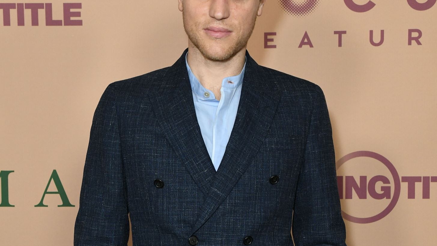 &#x39F; Johnny Flynn &#x3B4;&#x3AD;&#x3C7;&#x3B8;&#x3B7;&#x3BA;&#x3B5; &#x3C0;&#x3BF;&#x3BB;&#x3BB;&#x3AC; &quot;&#x3BC;&#x3B7;&#x3BD;&#x3CD;&#x3BC;&#x3B1;&#x3C4;&#x3B1; &#x3BC;&#x3AF;&#x3C3;&#x3BF;&#x3C5;&#x3C2;&quot; &#x3B3;&#x3B9;&#x3B1; &#x3C4;&#x3BF;&#x3BD; &#x3C1;&#x3CC;&#x3BB;&#x3BF; &#x3C4;&#x3BF;&#x3C5; &#x3C9;&#x3C2; David Bowie