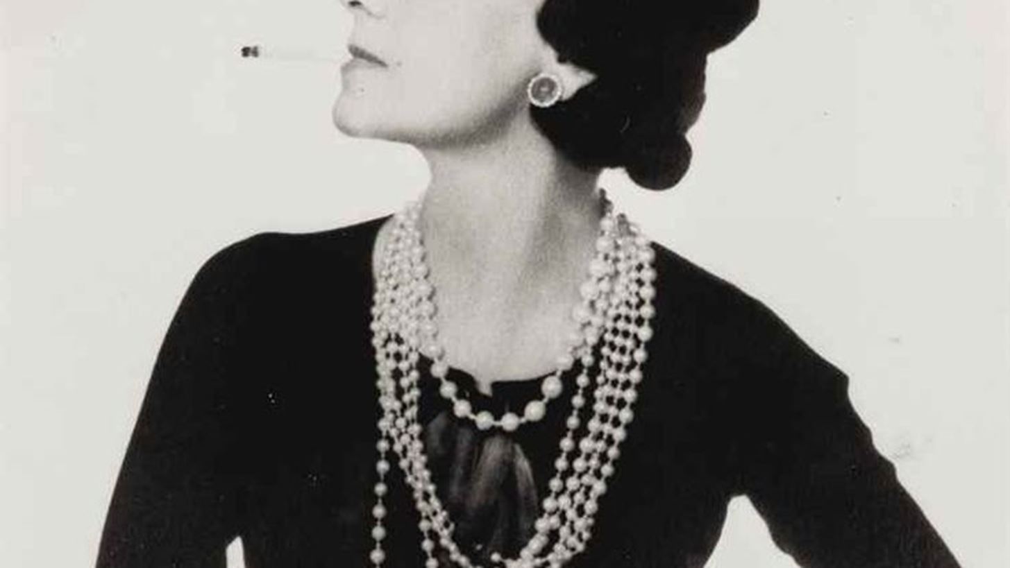 Gabrielle Chanel Fashion Manifesto | &#x397; &#x3C0;&#x3C1;&#x3CE;&#x3C4;&#x3B7; &#x3AD;&#x3BA;&#x3B8;&#x3B5;&#x3C3;&#x3B7; &#x3B3;&#x3B9;&#x3B1; &#x3C4;&#x3B7; Chanel &#x3C3;&#x3C4;&#x3BF; &#x3A0;&#x3B1;&#x3C1;&#x3AF;&#x3C3;&#x3B9;