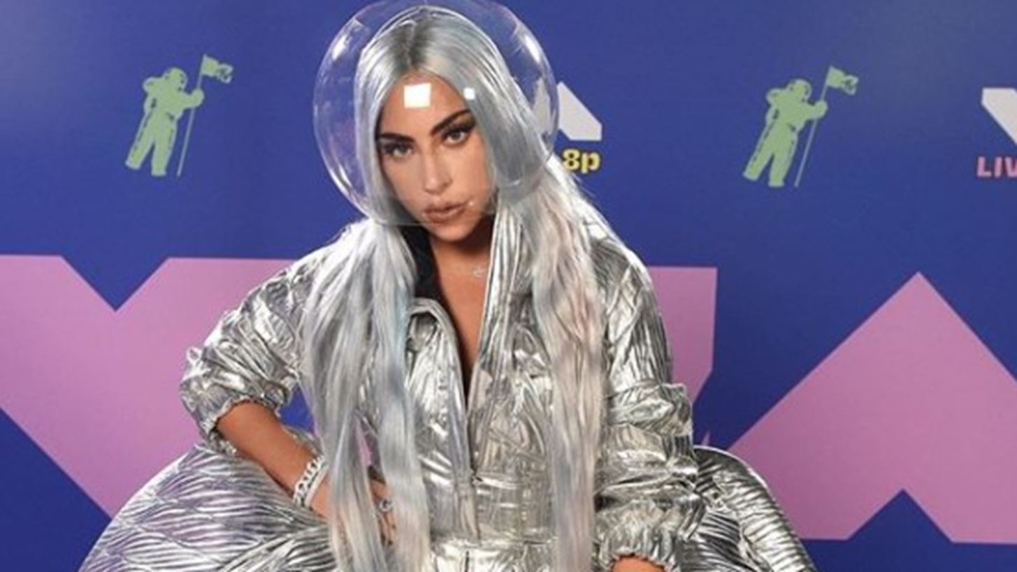 MTV VMAs 2020 | &#x39F;&#x3B9; &#x3BA;&#x3B1;&#x3BB;&#x3CD;&#x3C4;&#x3B5;&#x3C1;&#x3B5;&#x3C2; &#x3B5;&#x3BC;&#x3C6;&#x3B1;&#x3BD;&#x3AF;&#x3C3;&#x3B5;&#x3B9;&#x3C2; &#x3C3;&#x3C4;&#x3BF; &#x3BA;&#x3CC;&#x3BA;&#x3BA;&#x3B9;&#x3BD;&#x3BF; &#x3C7;&#x3B1;&#x3BB;&#x3AF;