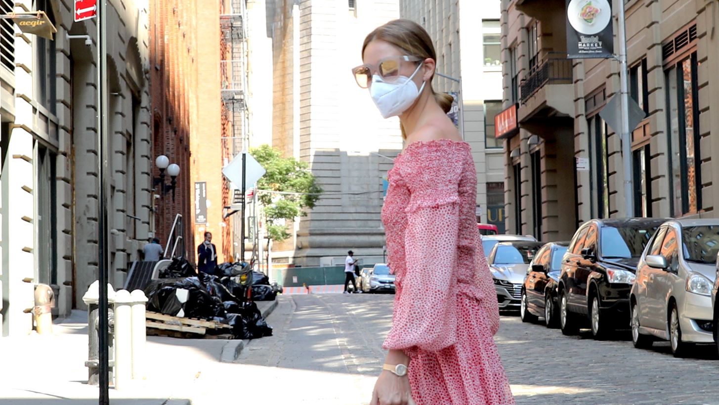 10 κομμάτια στο χρώμα που λατρεύει η μόδα της άνοιξης