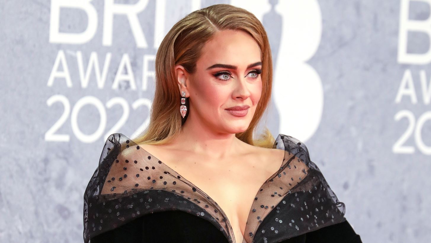 Adele | &#x397; &#x3C4;&#x3B5;&#x3C1;&#x3AC;&#x3C3;&#x3C4;&#x3B9;&#x3B1; &#x3C0;&#x3B5;&#x3C1;&#x3B9;&#x3BF;&#x3C5;&#x3C3;&#x3AF;&#x3B1; &#x3C0;&#x3BF;&#x3C5; &#x3AD;&#x3C7;&#x3B5;&#x3B9; &#x3B1;&#x3C0;&#x3BF;&#x3BA;&#x3C4;&#x3AE;&#x3C3;&#x3B5;&#x3B9; &#x3C7;&#x3AC;&#x3C1;&#x3B7; &#x3C3;&#x3C4;&#x3BF; &#x3BC;&#x3B1;&#x3B3;&#x3B9;&#x3BA;&#x3CC; &#x3C4;&#x3B1;&#x3BB;&#x3AD;&#x3BD;&#x3C4;&#x3BF; &#x3C4;&#x3B7;&#x3C2;