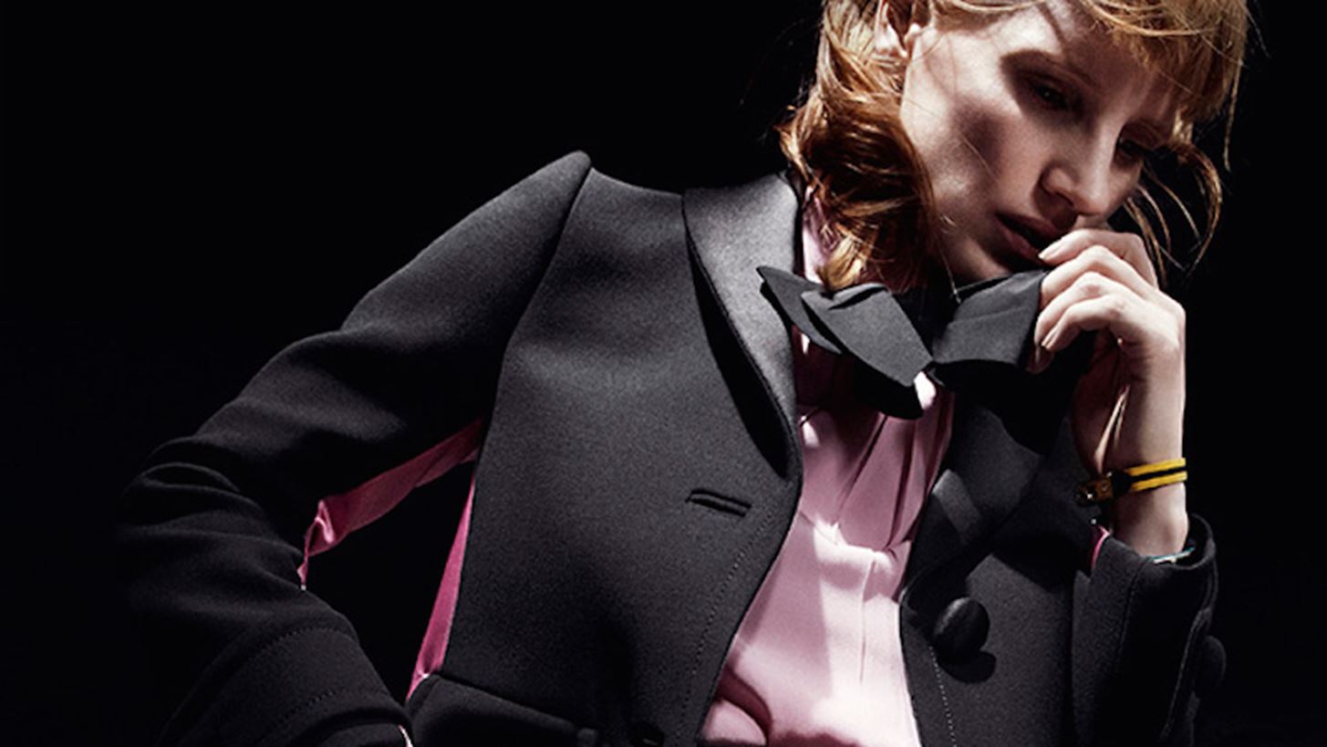 &#x397; Jessica Chastain &#x3B5;&#x3AF;&#x3BD;&#x3B1;&#x3B9; &#x3C4;&#x3BF; &#x3BD;&#x3AD;&#x3BF; &#x3C0;&#x3C1;&#x3CC;&#x3C3;&#x3C9;&#x3C0;&#x3BF; &#x3C4;&#x3B7;&#x3C2; &#x3BA;&#x3B1;&#x3BC;&#x3C0;&#x3AC;&#x3BD;&#x3B9;&#x3B1; &#x3C4;&#x3BF;&#x3C5; &#x3BF;&#x3AF;&#x3BA;&#x3BF;&#x3C5; Prada