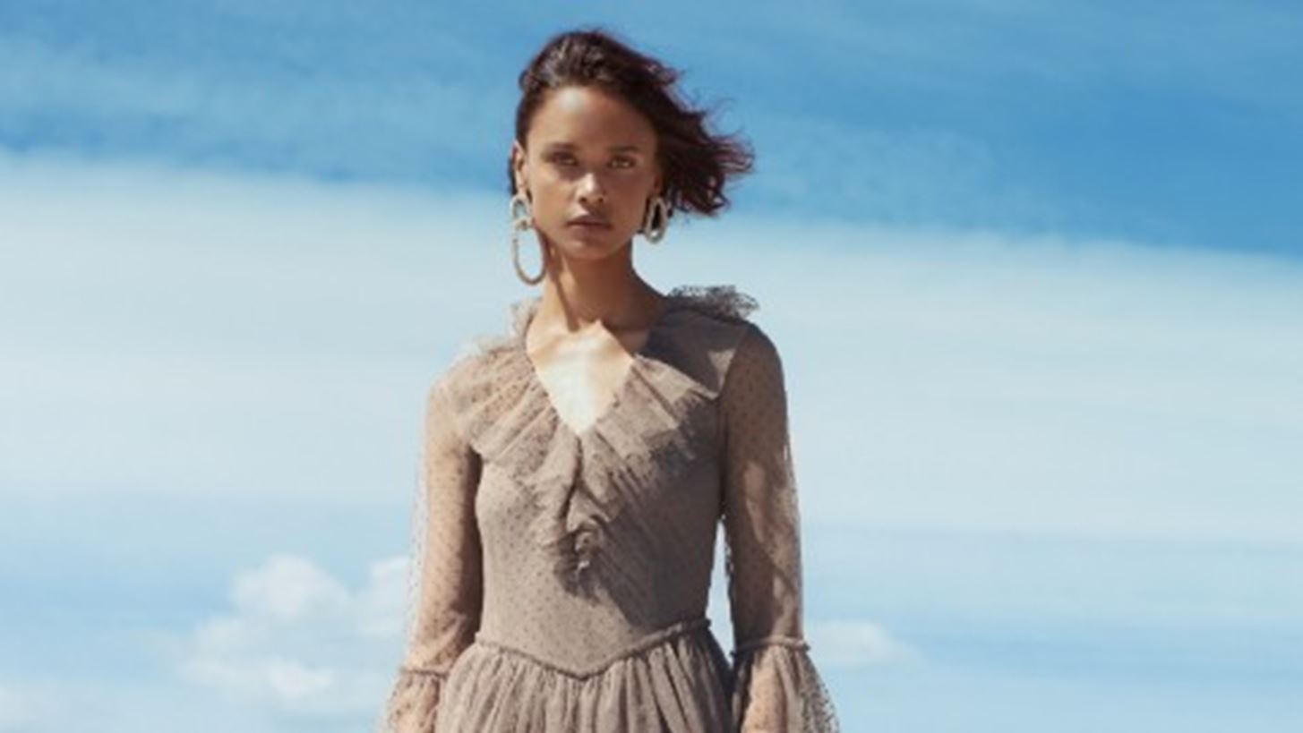 &#x397; &#x3BD;&#x3AD;&#x3B1; &#x3C3;&#x3C5;&#x3BB;&#x3BB;&#x3BF;&#x3B3;&#x3AE; &#x3C4;&#x3B7;&#x3C2; H&amp;M &#x3B5;&#x3AF;&#x3BD;&#x3B1;&#x3B9; &#x3B1;&#x3C6;&#x3B9;&#x3B5;&#x3C1;&#x3C9;&#x3BC;&#x3AD;&#x3BD;&#x3B7; &#x3C3;&#x3C4;&#x3B7;&#x3BD; &#x3B5;&#x3BD;&#x3B4;&#x3C5;&#x3BD;&#x3AC;&#x3BC;&#x3C9;&#x3C3;&#x3B7; &#x3C4;&#x3C9;&#x3BD; &#x3B3;&#x3C5;&#x3BD;&#x3B1;&#x3B9;&#x3BA;&#x3CE;&#x3BD;