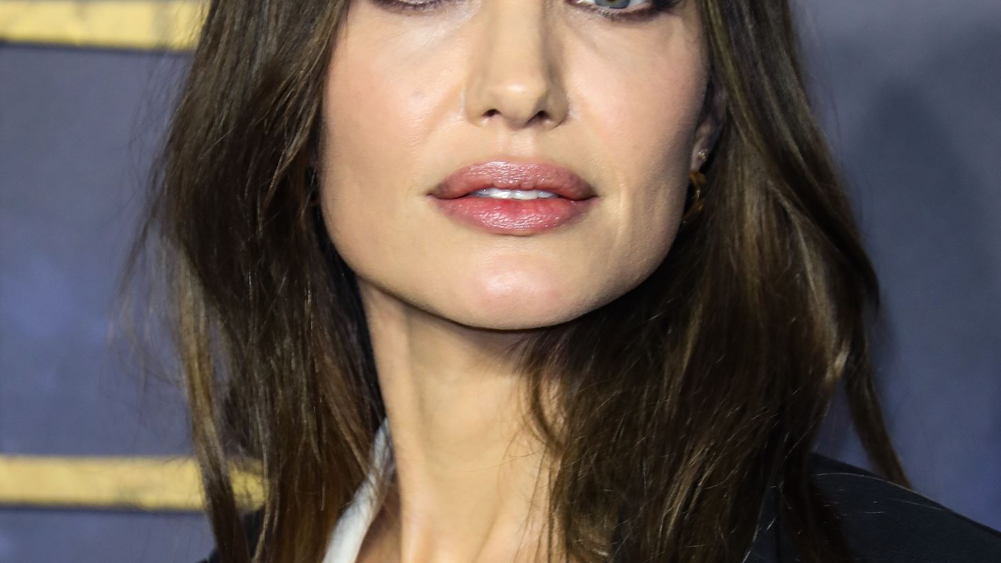 Angelina Jolie | &#x39F;&#x3B9; &#x3C3;&#x3C5;&#x3B3;&#x3BA;&#x3BB;&#x3BF;&#x3BD;&#x3B9;&#x3C3;&#x3C4;&#x3B9;&#x3BA;&#x3AD;&#x3C2; &#x3C6;&#x3C9;&#x3C4;&#x3BF;&#x3B3;&#x3C1;&#x3B1;&#x3C6;&#x3AF;&#x3B5;&#x3C2; &#x3C4;&#x3B7;&#x3C2; &#x3B1;&#x3C0;&#x3CC; &#x3C4;&#x3BF; &#x3B2;&#x3CC;&#x3C1;&#x3B5;&#x3B9;&#x3BF; &#x399;&#x3C1;&#x3AC;&#x3BA;