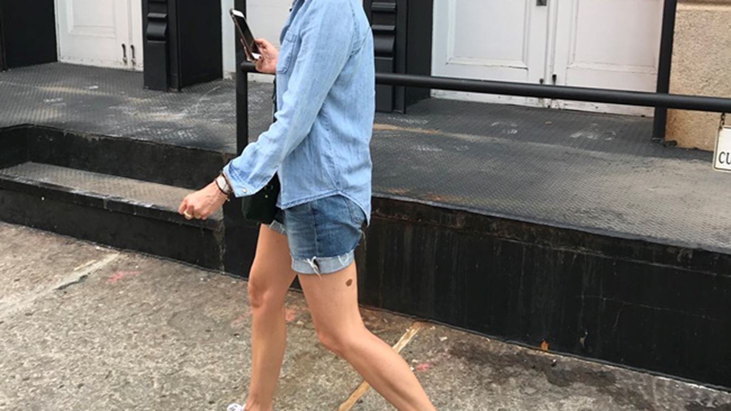 Naomi Watts: &#x3A0;&#x3BF;&#x3CD; &#x3C4;&#x3B7;&#x3BD; &#x3B1;&#x3C0;&#x3B1;&#x3B8;&#x3B1;&#x3BD;&#x3AC;&#x3C4;&#x3B9;&#x3C3;&#x3B5; &#x3BF; &#x3C6;&#x3C9;&#x3C4;&#x3BF;&#x3B3;&#x3C1;&#x3B1;&#x3C6;&#x3B9;&#x3BA;&#x3CC;&#x3C2; &#x3C6;&#x3B1;&#x3BA;&#x3CC;&#x3C2;;