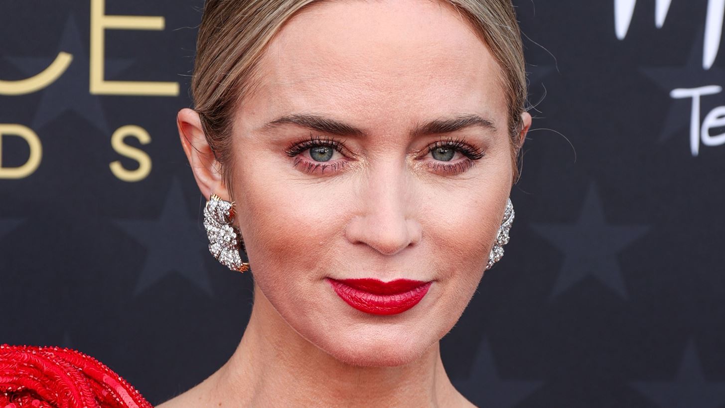 Emily Blunt | &#x39C;&#x3B1;&#x3C2; &#x3C5;&#x3C0;&#x3B5;&#x3BD;&#x3B8;&#x3CD;&#x3BC;&#x3B9;&#x3C3;&#x3B5; &#x3C4;&#x3B9; &#x3B5;&#x3AF;&#x3C7;&#x3B5; &#x3C0;&#x3B5;&#x3B9; &#x3B7; Meryl Streep &#x3B3;&#x3B9;&#x3B1; &#x3C4;&#x3BF; sequel &#x3C4;&#x3BF;&#x3C5; Devil Wears Prada