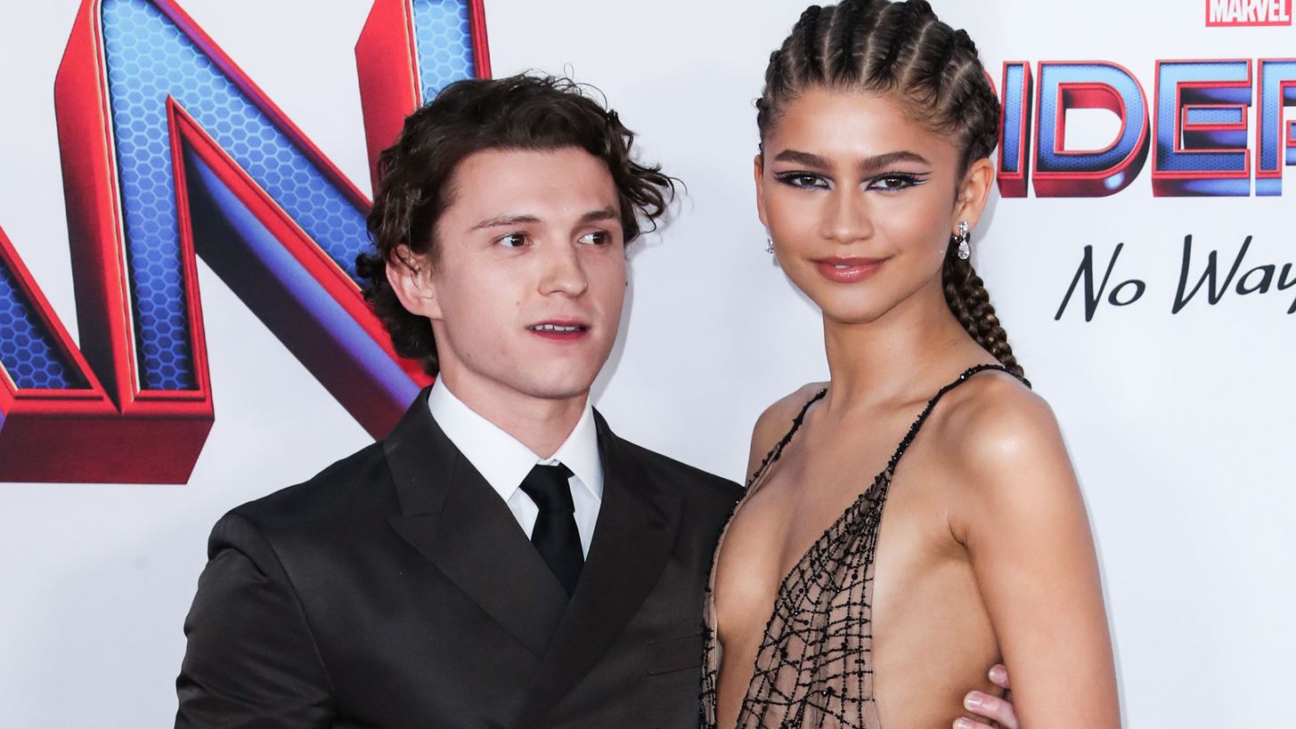 Zendaya - Tom Holland | &#x388;&#x3C4;&#x3BF;&#x3B9;&#x3BC;&#x3BF;&#x3B9; &#x3B3;&#x3B9;&#x3B1; &#x3C4;&#x3BF; &#x3B5;&#x3C0;&#x3CC;&#x3BC;&#x3B5;&#x3BD;&#x3BF; &#x3B2;&#x3AE;&#x3BC;&#x3B1; &#x3C3;&#x3C4;&#x3B7; &#x3C3;&#x3C7;&#x3AD;&#x3C3;&#x3B7; &#x3C4;&#x3BF;&#x3C5;&#x3C2;;