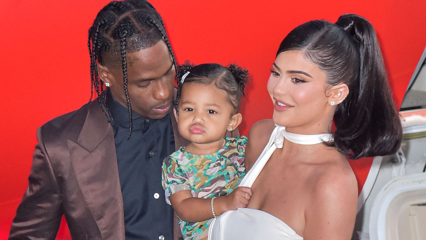 &#x397; &#x3BF;&#x3B9;&#x3BA;&#x3BF;&#x3B3;&#x3AD;&#x3BD;&#x3B5;&#x3B9;&#x3B1; &#x3C4;&#x3B7;&#x3C2; Kylie Jenner (&#x3BC;&#x3AC;&#x3BB;&#x3BB;&#x3BF;&#x3BD;) &#x3B1;&#x3C0;&#x3BF;&#x3BA;&#x3AC;&#x3BB;&#x3C5;&#x3C8;&#x3B5; &#x3C4;&#x3BF; &#x3CC;&#x3BD;&#x3BF;&#x3BC;&#x3B1; &#x3C4;&#x3BF;&#x3C5; &#x3BC;&#x3C9;&#x3C1;&#x3BF;&#x3CD; &#x3C4;&#x3B7;&#x3C2;