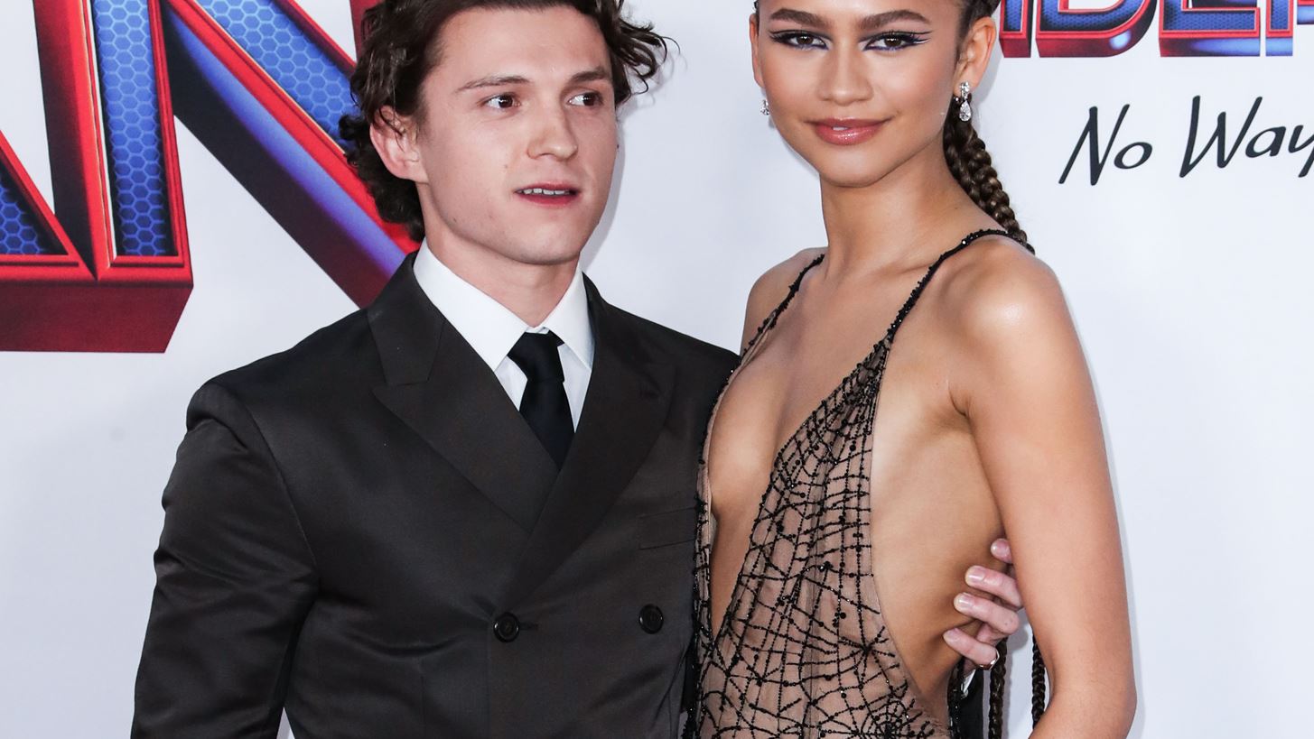 &#x391;&#x3C1;&#x3C1;&#x3B1;&#x3B2;&#x3C9;&#x3BD;&#x3B9;&#x3AC;&#x3C3;&#x3C4;&#x3B7;&#x3BA;&#x3B1;&#x3BD; &#x3B7; Zendaya &#x3BA;&#x3B1;&#x3B9; &#x3BF; Tom Holland; | &#x397; selfie &#x3C3;&#x3C4;&#x3BF; Instagram &#x3C0;&#x3BF;&#x3C5; &#x3C6;&#x3BF;&#x3CD;&#x3BD;&#x3C4;&#x3C9;&#x3C3;&#x3B5; &#x3C4;&#x3B9;&#x3C2; &#x3C6;&#x3AE;&#x3BC;&#x3B5;&#x3C2;