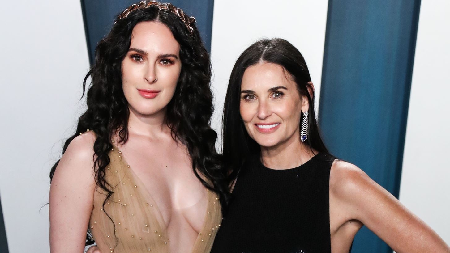 Rumer Willis | &#x397; &#x3BA;&#x3CC;&#x3C1;&#x3B7; &#x3C4;&#x3C9;&#x3BD; Demi Moore &#x3BA;&#x3B1;&#x3B9; Bruce Willis &#x3B1;&#x3BD;&#x3B1;&#x3BA;&#x3BF;&#x3AF;&#x3BD;&#x3C9;&#x3C3;&#x3B5; &#x3C4;&#x3B7;&#x3BD; &#x3B5;&#x3B3;&#x3BA;&#x3C5;&#x3BC;&#x3BF;&#x3C3;&#x3CD;&#x3BD;&#x3B7; &#x3C4;&#x3B7;&#x3C2;
